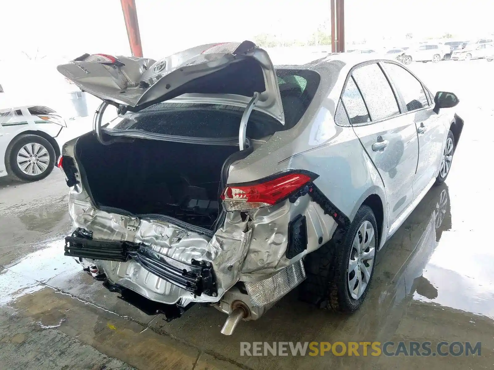 4 Photograph of a damaged car 5YFEPRAE7LP088006 TOYOTA COROLLA 2020