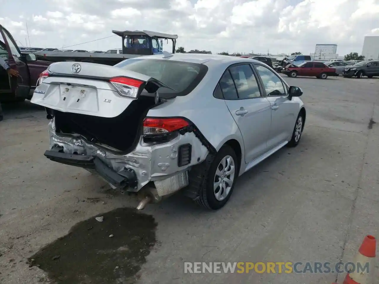 4 Photograph of a damaged car 5YFEPRAE7LP090127 TOYOTA COROLLA 2020