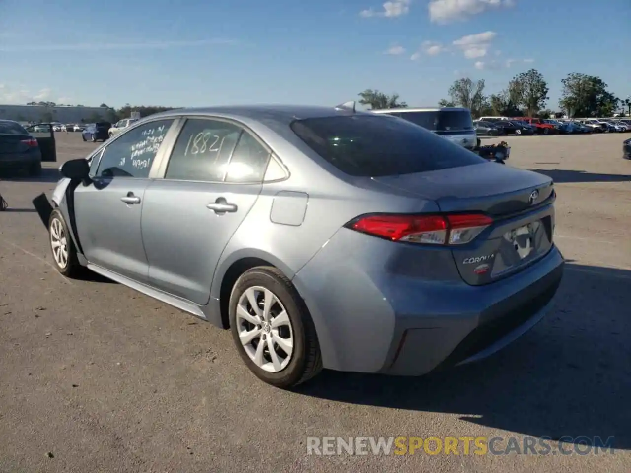 3 Photograph of a damaged car 5YFEPRAE7LP094095 TOYOTA COROLLA 2020