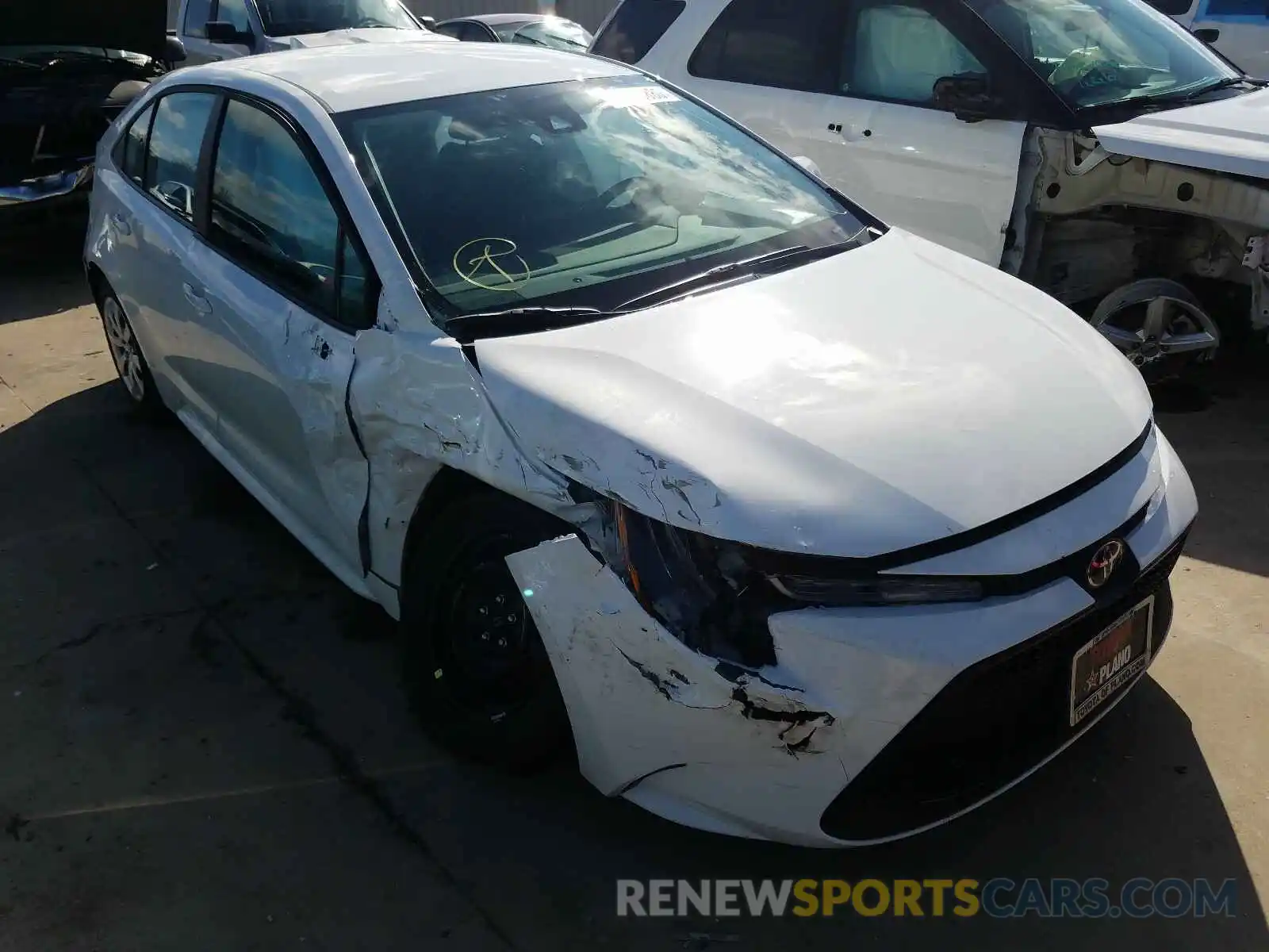 1 Photograph of a damaged car 5YFEPRAE7LP095764 TOYOTA COROLLA 2020