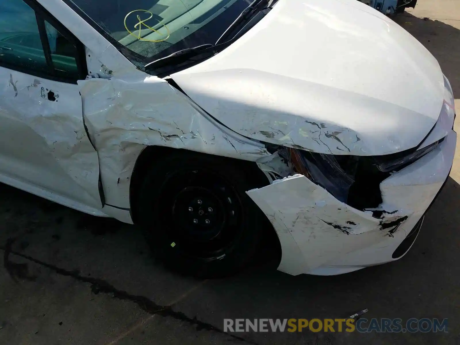 9 Photograph of a damaged car 5YFEPRAE7LP095764 TOYOTA COROLLA 2020