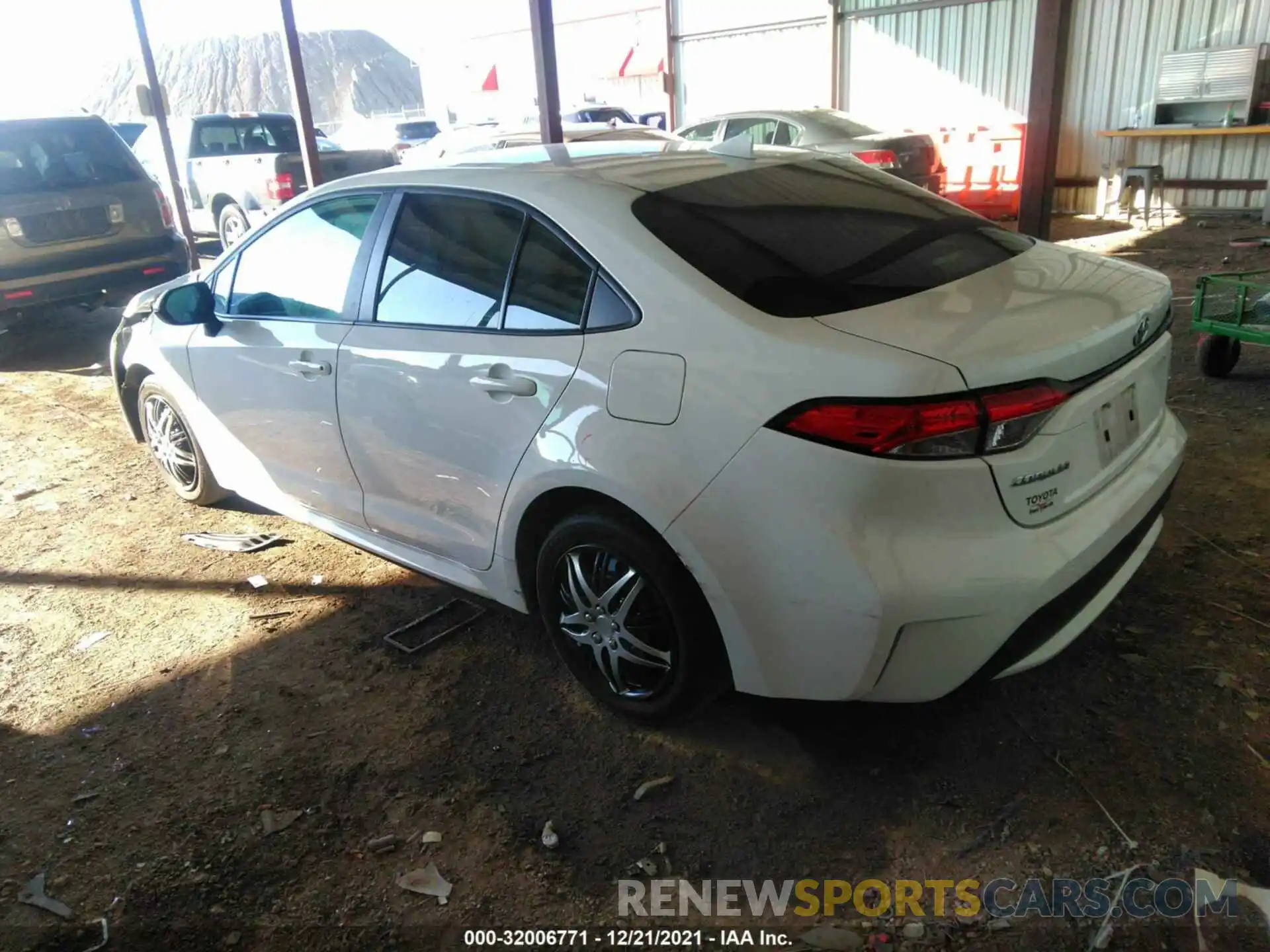 3 Photograph of a damaged car 5YFEPRAE7LP095800 TOYOTA COROLLA 2020