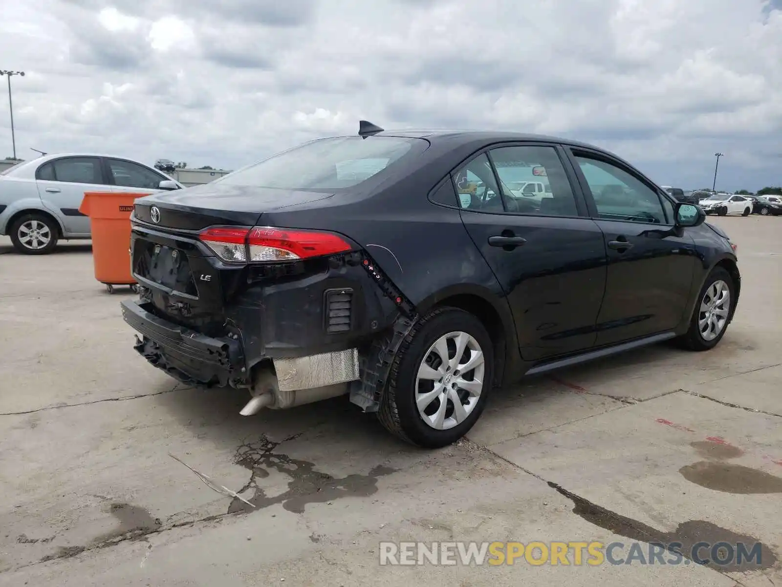 4 Photograph of a damaged car 5YFEPRAE7LP096610 TOYOTA COROLLA 2020