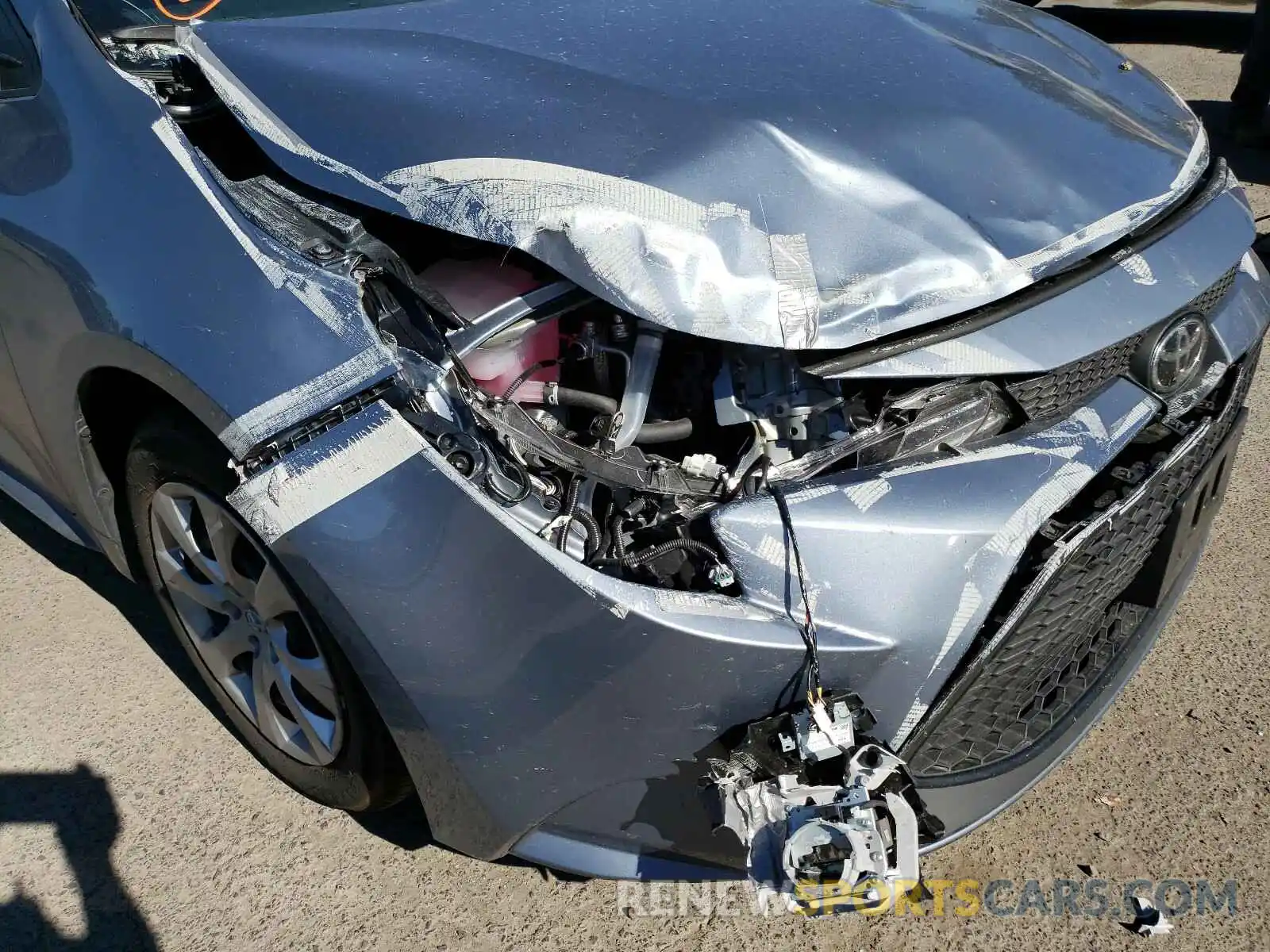9 Photograph of a damaged car 5YFEPRAE7LP097644 TOYOTA COROLLA 2020