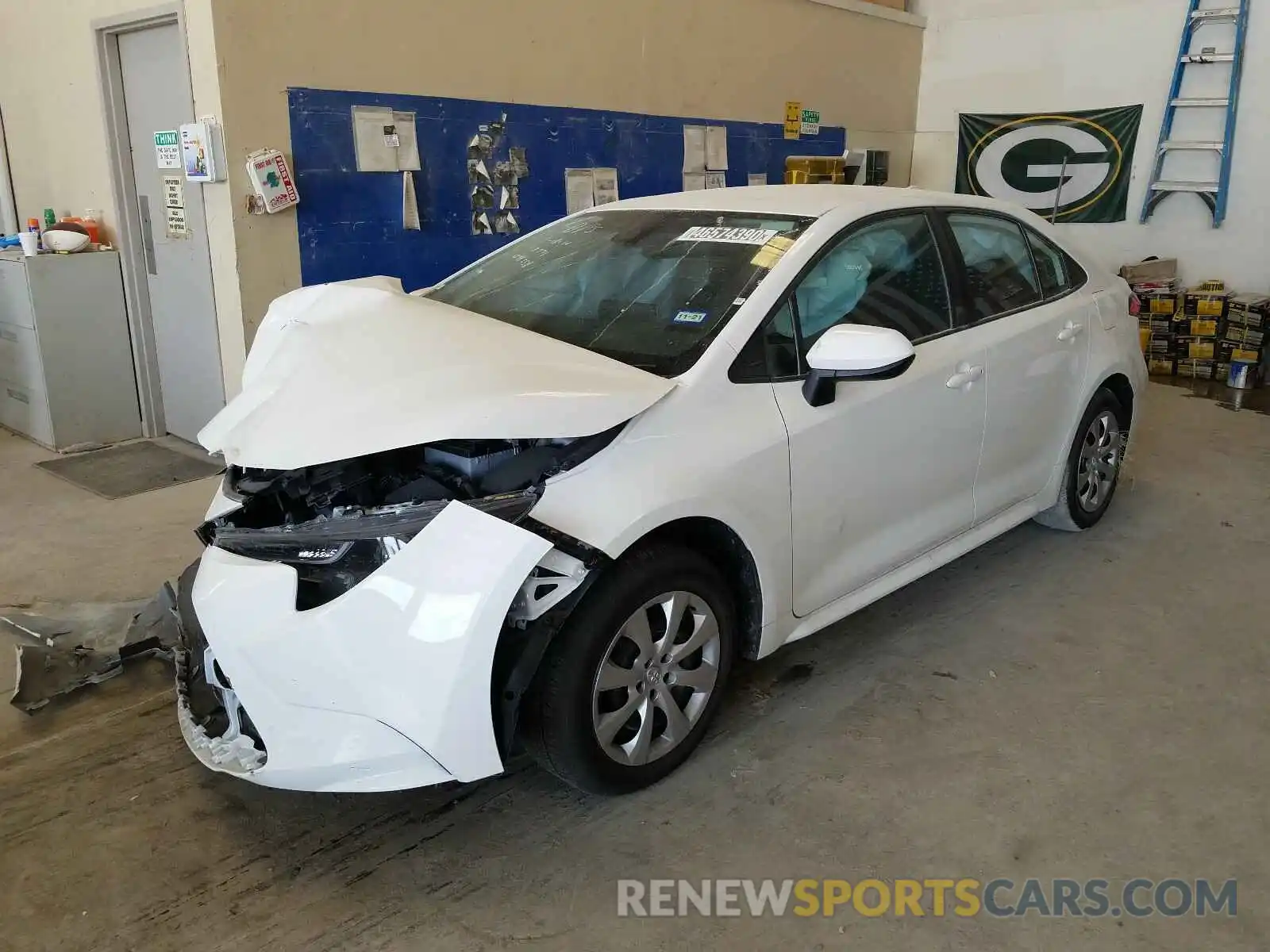 2 Photograph of a damaged car 5YFEPRAE7LP098258 TOYOTA COROLLA 2020