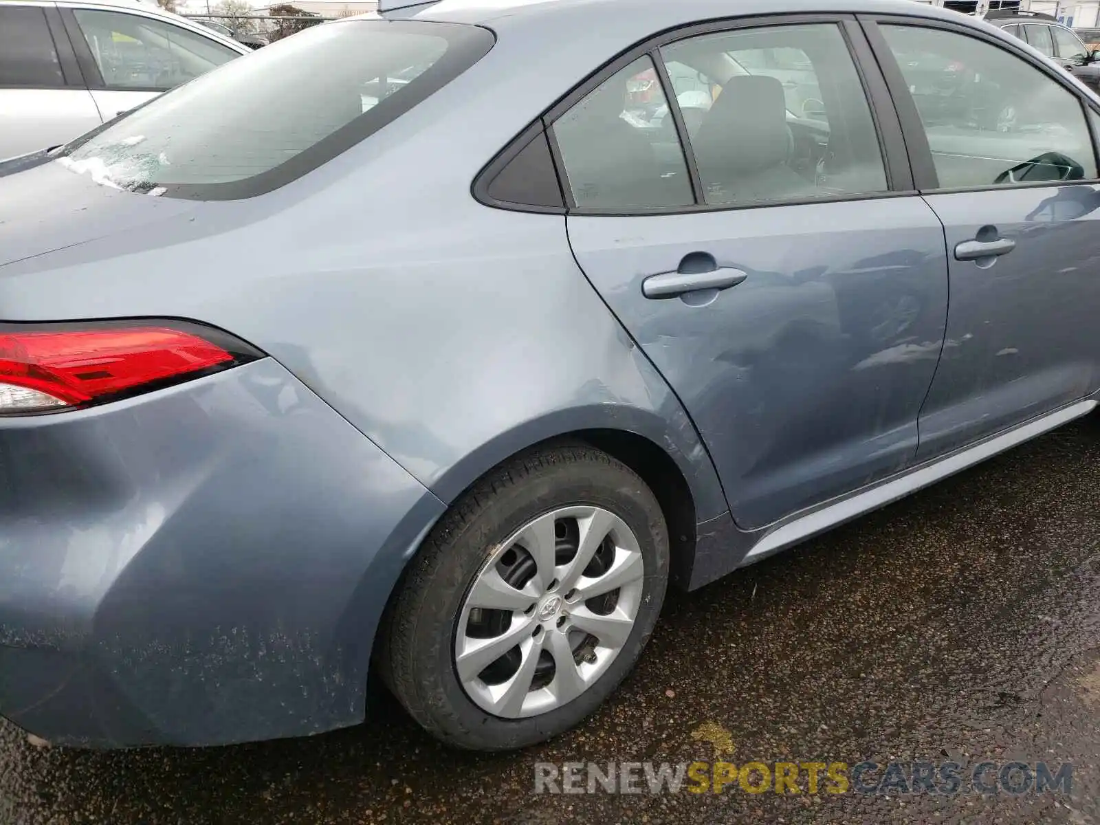 9 Photograph of a damaged car 5YFEPRAE7LP098809 TOYOTA COROLLA 2020