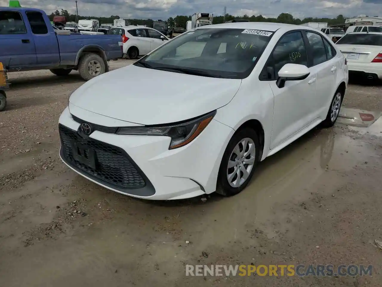 2 Photograph of a damaged car 5YFEPRAE7LP099054 TOYOTA COROLLA 2020