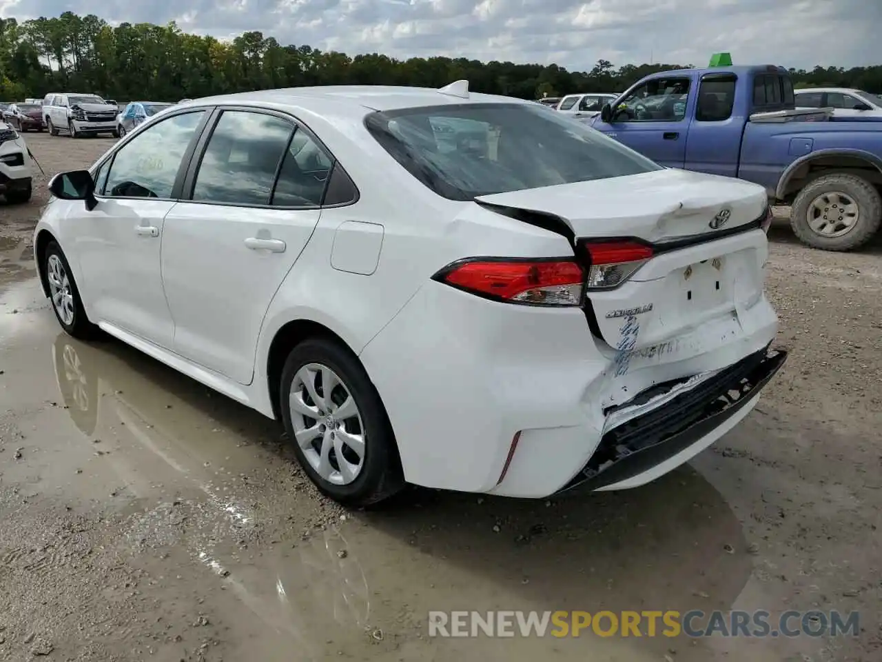 3 Photograph of a damaged car 5YFEPRAE7LP099054 TOYOTA COROLLA 2020