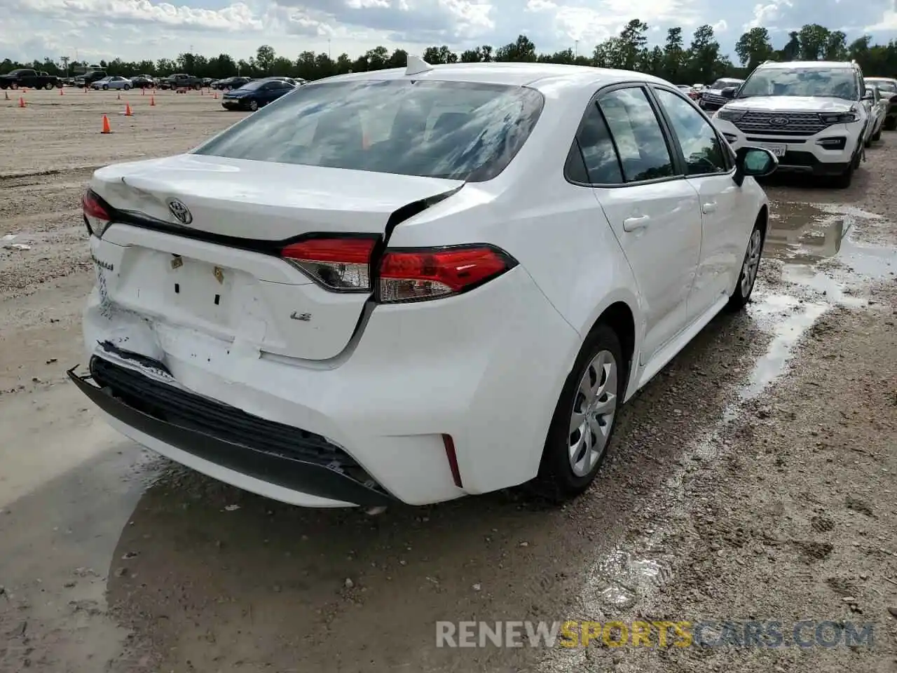 4 Photograph of a damaged car 5YFEPRAE7LP099054 TOYOTA COROLLA 2020