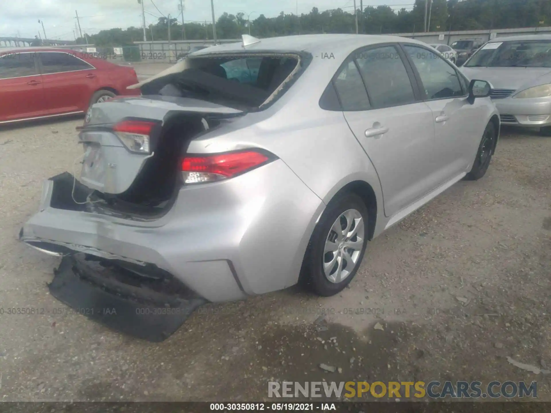 4 Photograph of a damaged car 5YFEPRAE7LP101725 TOYOTA COROLLA 2020