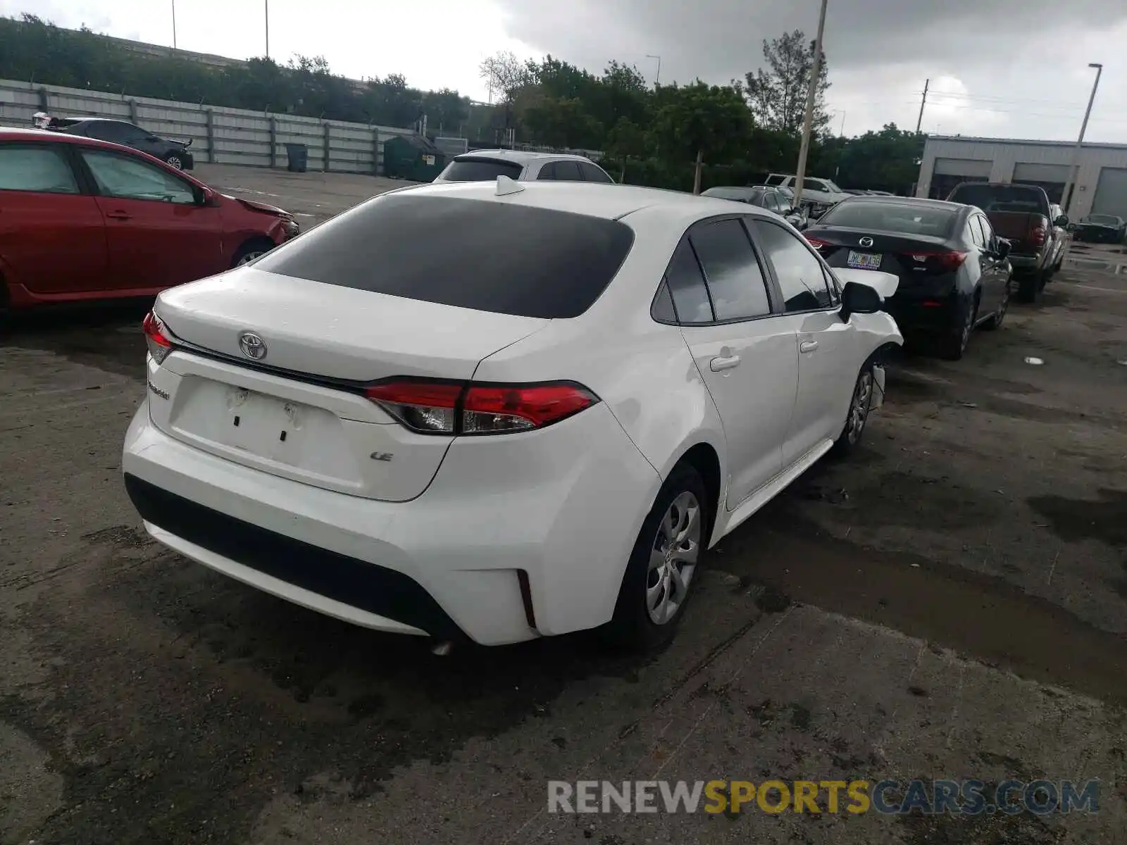 4 Photograph of a damaged car 5YFEPRAE7LP101840 TOYOTA COROLLA 2020