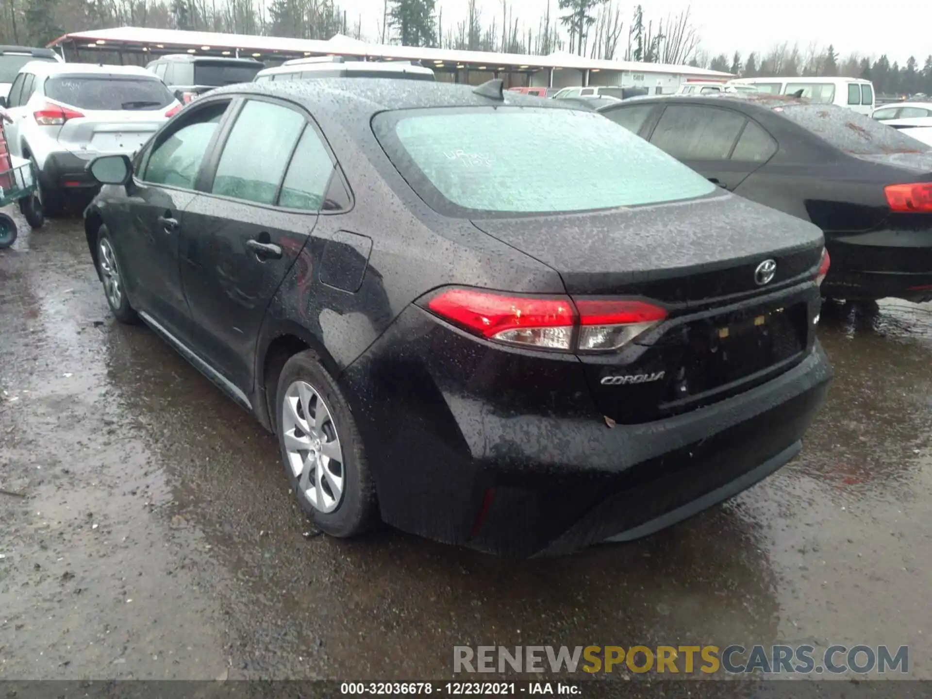 3 Photograph of a damaged car 5YFEPRAE7LP102003 TOYOTA COROLLA 2020