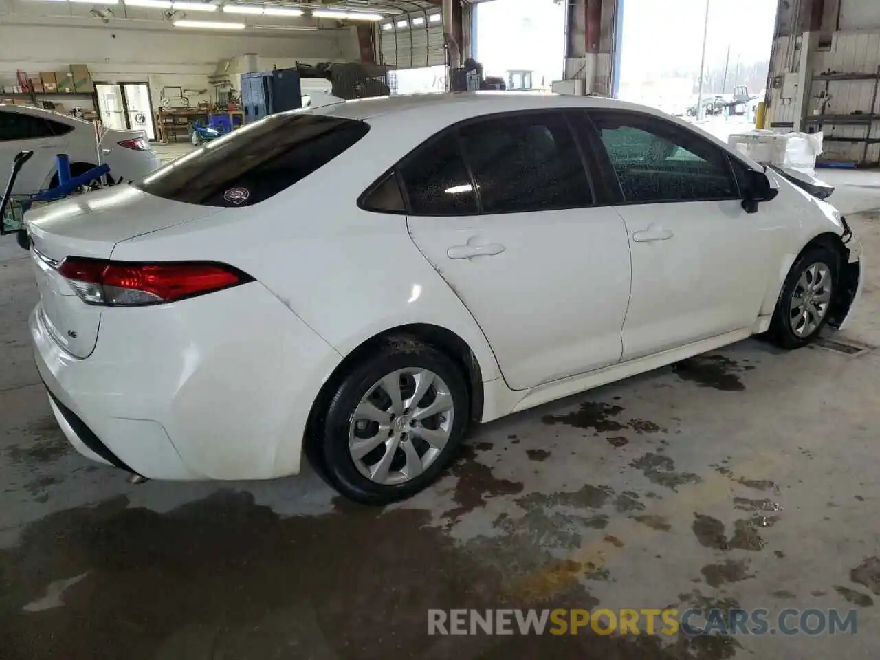 3 Photograph of a damaged car 5YFEPRAE7LP102454 TOYOTA COROLLA 2020