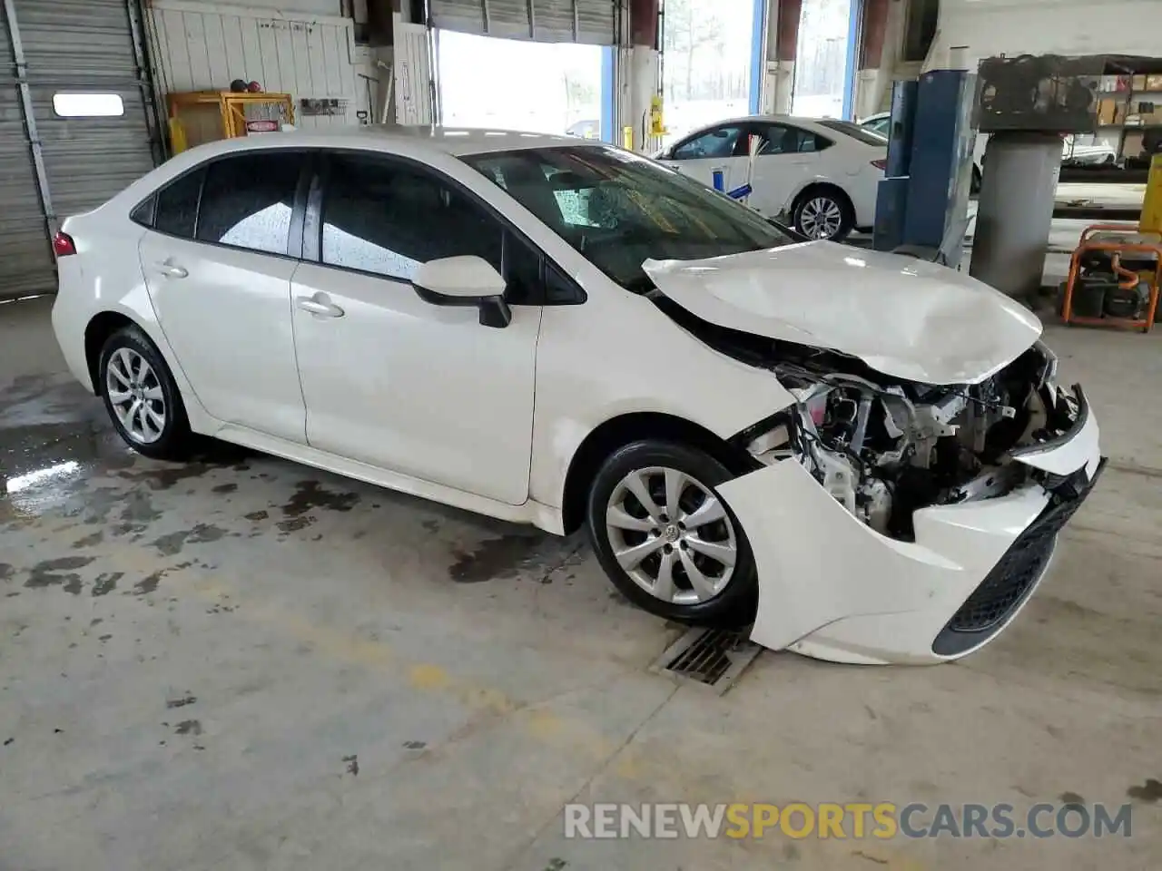 4 Photograph of a damaged car 5YFEPRAE7LP102454 TOYOTA COROLLA 2020