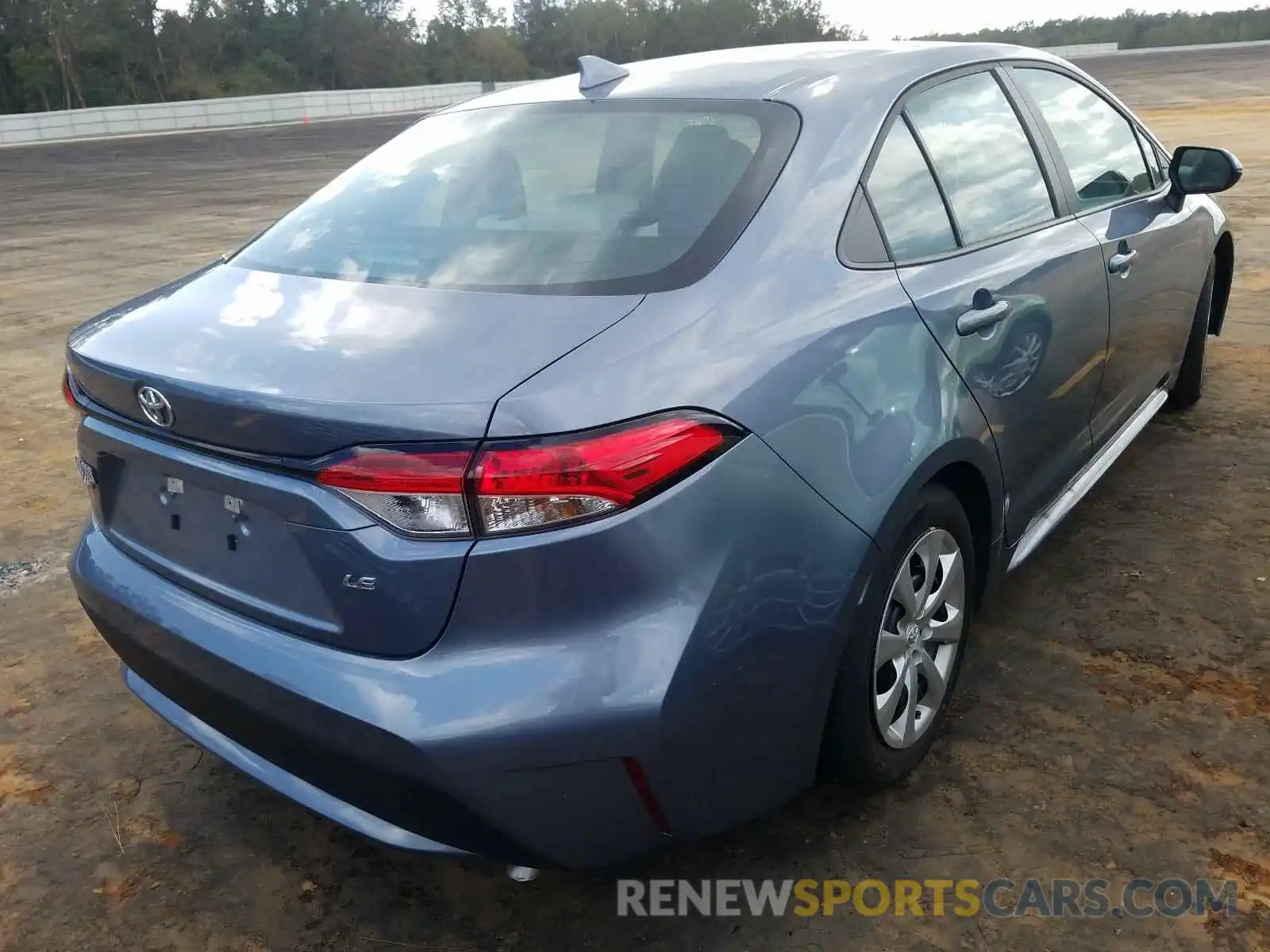 4 Photograph of a damaged car 5YFEPRAE7LP102695 TOYOTA COROLLA 2020