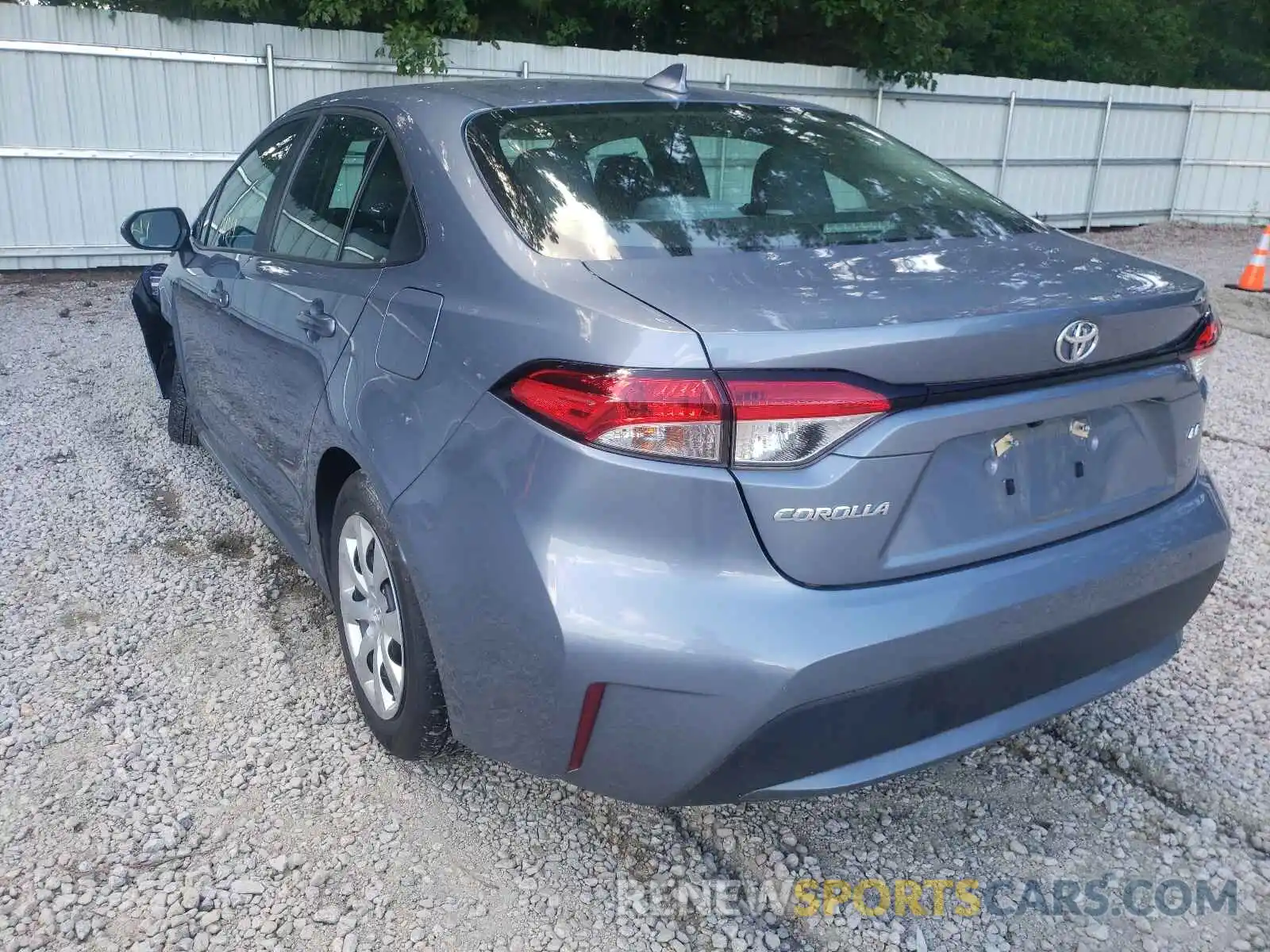 3 Photograph of a damaged car 5YFEPRAE7LP103670 TOYOTA COROLLA 2020