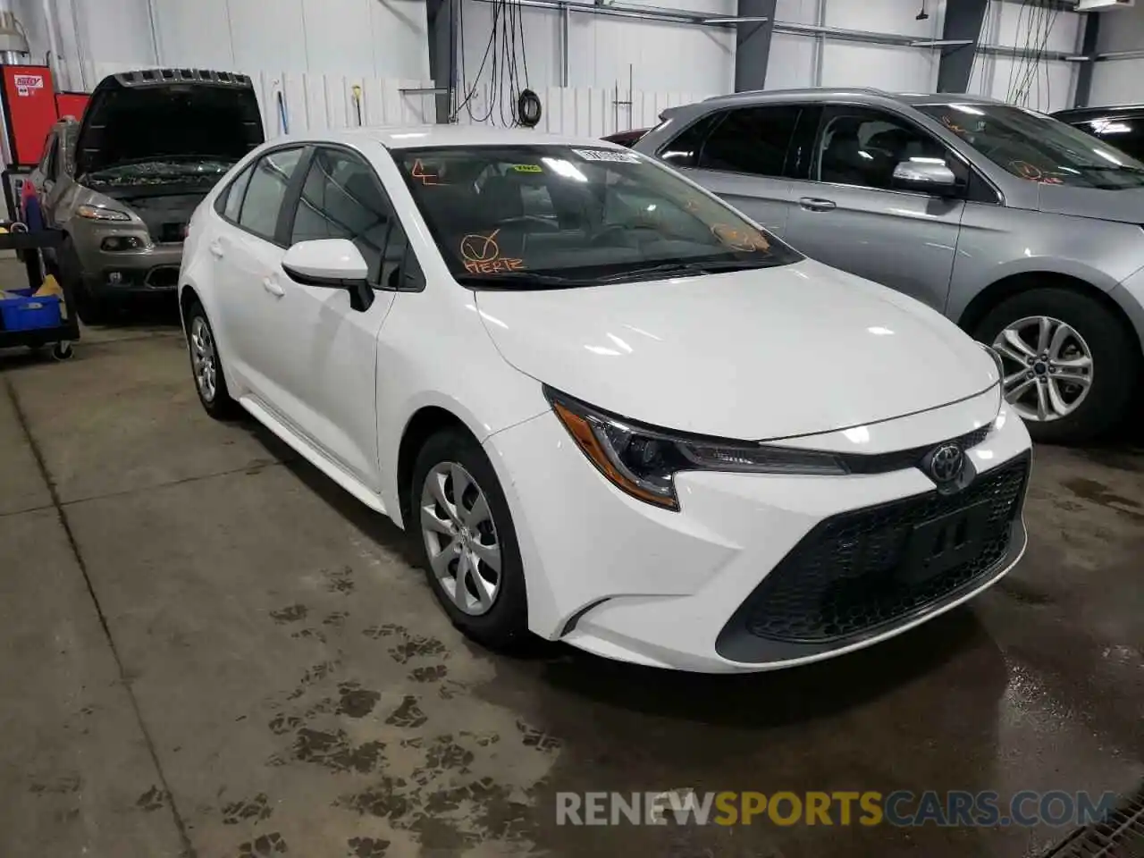 1 Photograph of a damaged car 5YFEPRAE7LP104348 TOYOTA COROLLA 2020