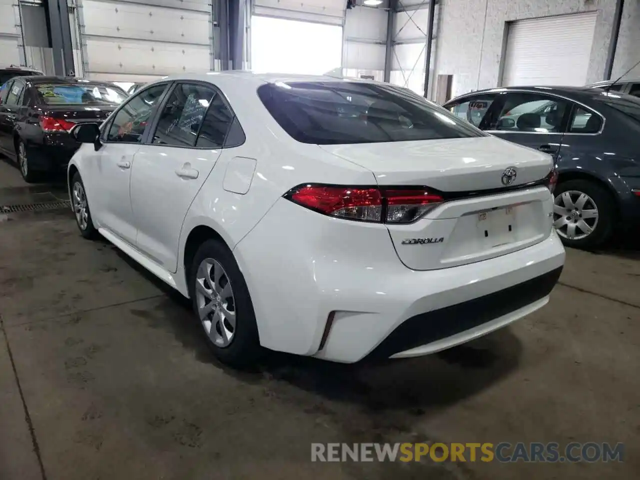 3 Photograph of a damaged car 5YFEPRAE7LP104348 TOYOTA COROLLA 2020