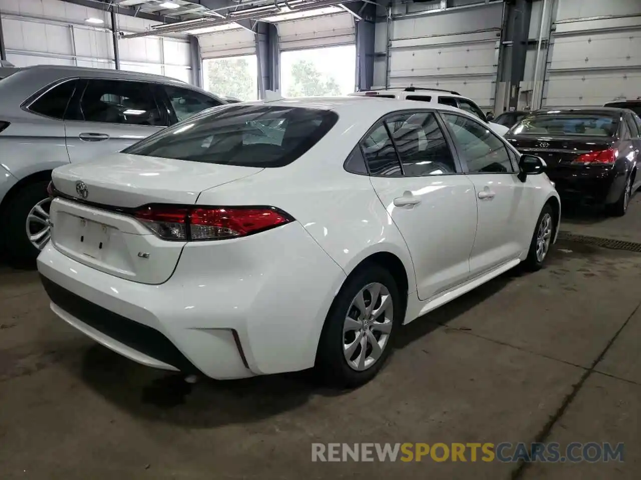 4 Photograph of a damaged car 5YFEPRAE7LP104348 TOYOTA COROLLA 2020