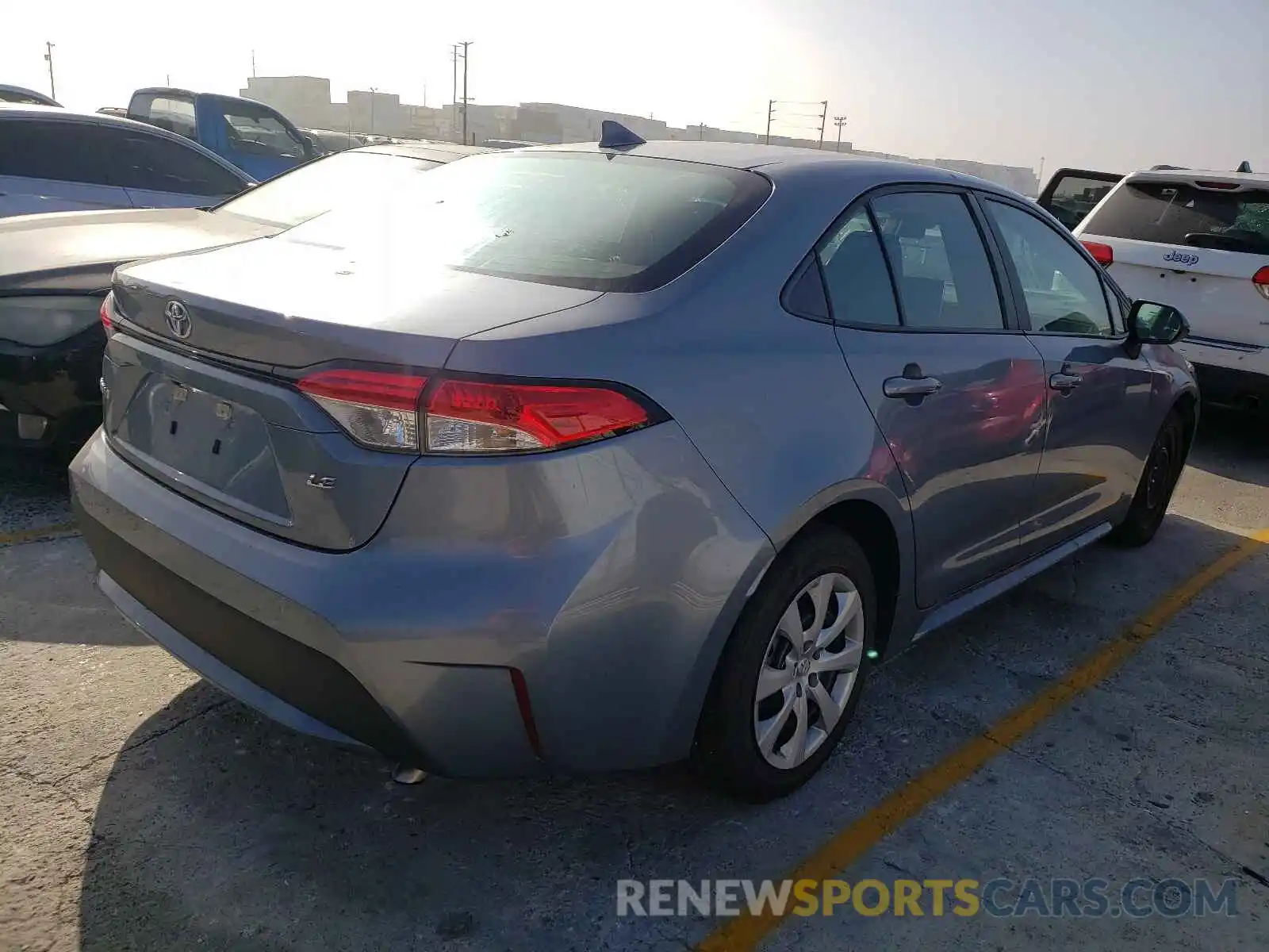 4 Photograph of a damaged car 5YFEPRAE7LP104351 TOYOTA COROLLA 2020