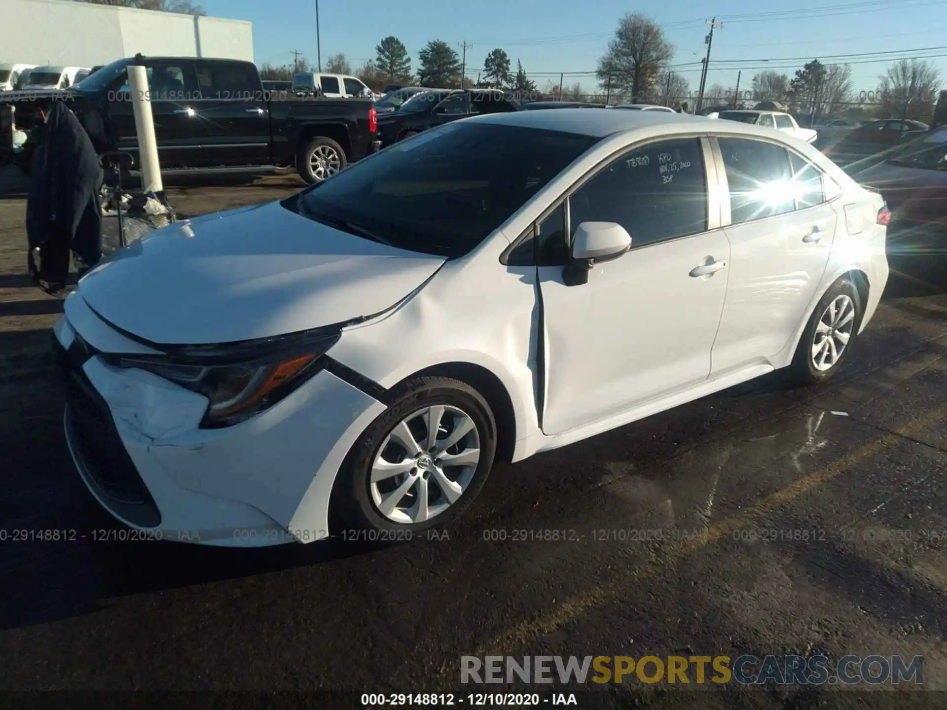 2 Photograph of a damaged car 5YFEPRAE7LP105113 TOYOTA COROLLA 2020