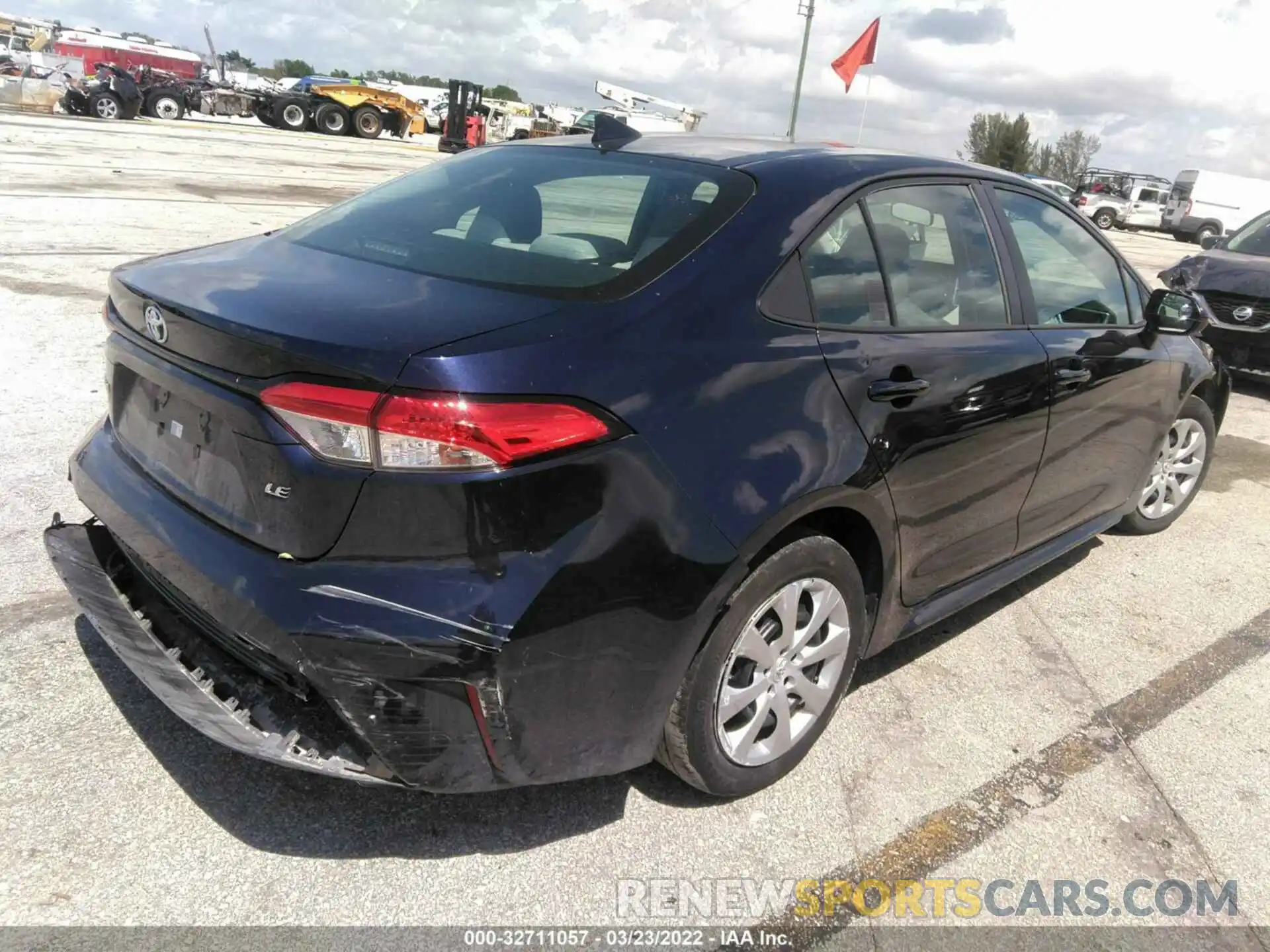 4 Photograph of a damaged car 5YFEPRAE7LP106794 TOYOTA COROLLA 2020