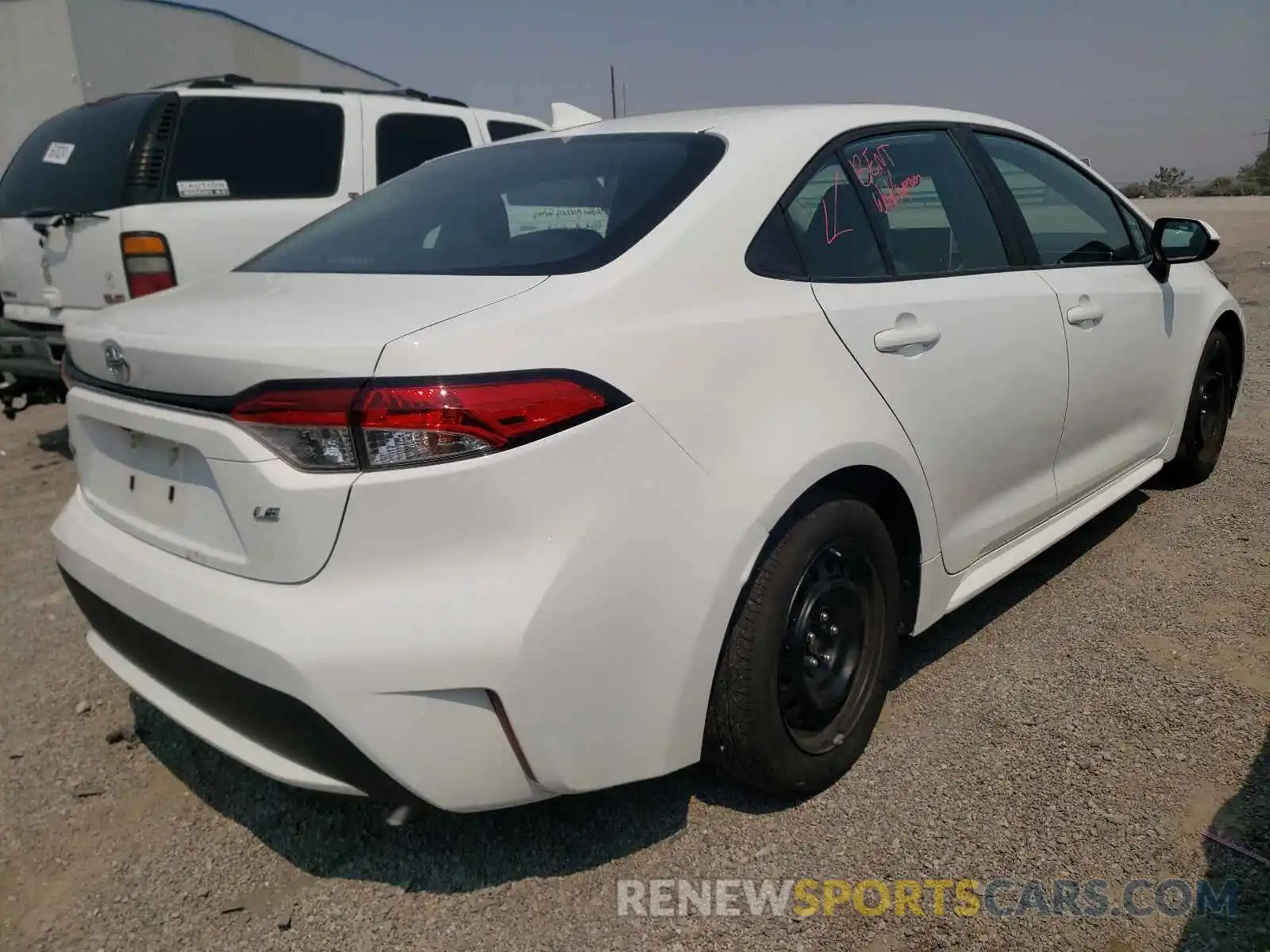 4 Photograph of a damaged car 5YFEPRAE7LP107069 TOYOTA COROLLA 2020