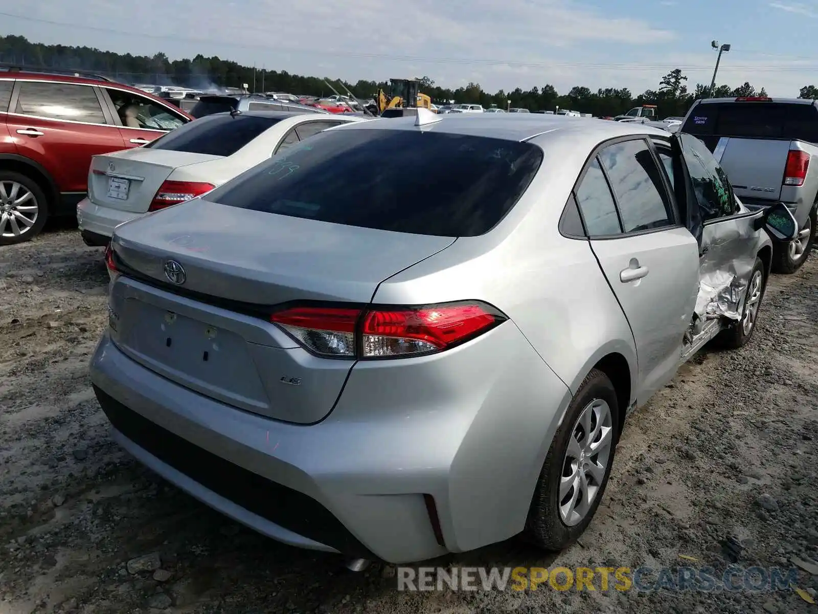 4 Photograph of a damaged car 5YFEPRAE7LP107704 TOYOTA COROLLA 2020