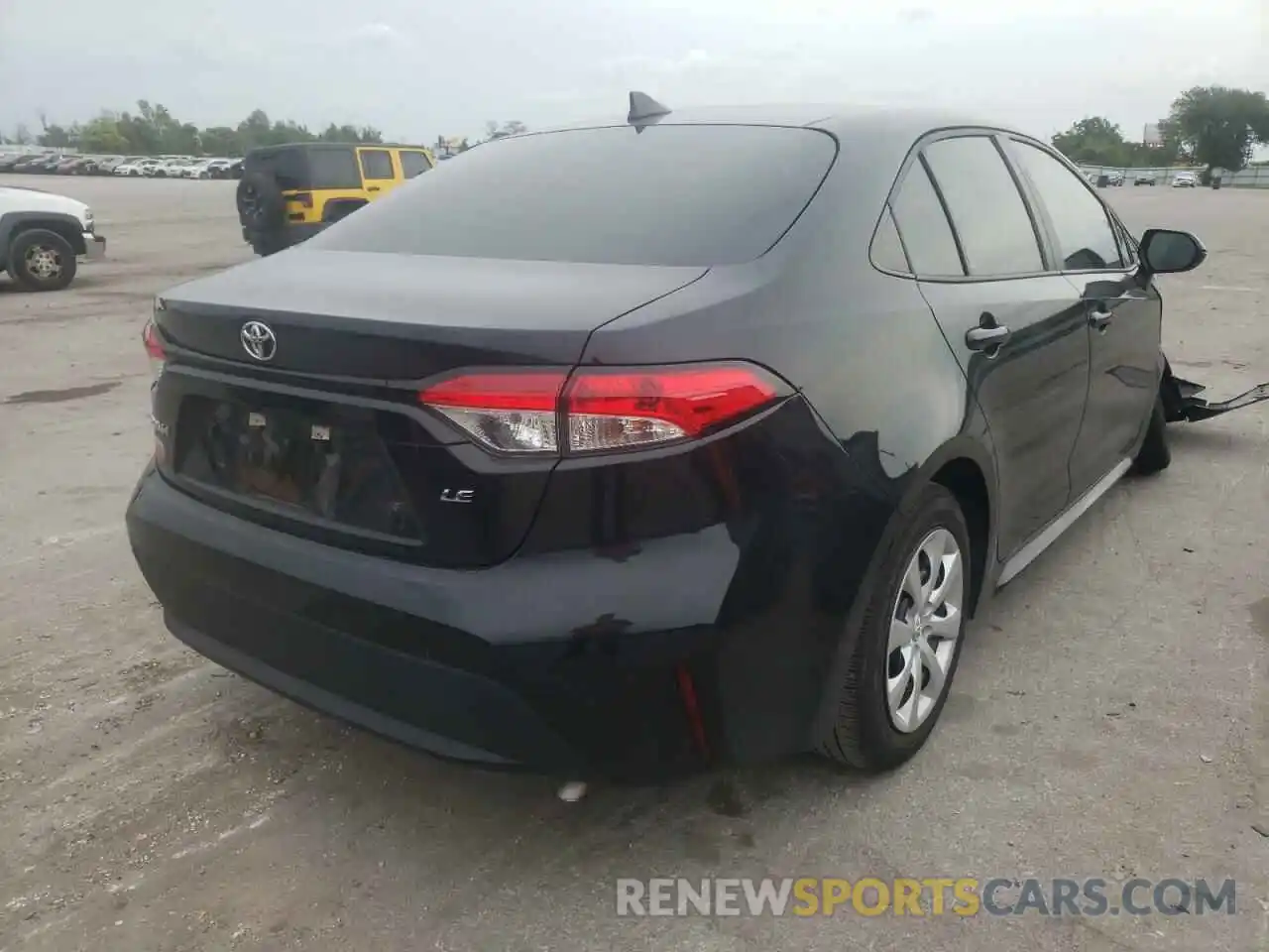 4 Photograph of a damaged car 5YFEPRAE7LP108495 TOYOTA COROLLA 2020