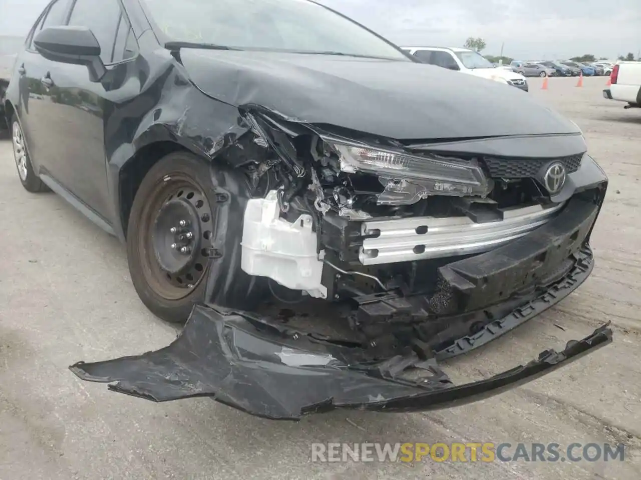 9 Photograph of a damaged car 5YFEPRAE7LP108495 TOYOTA COROLLA 2020