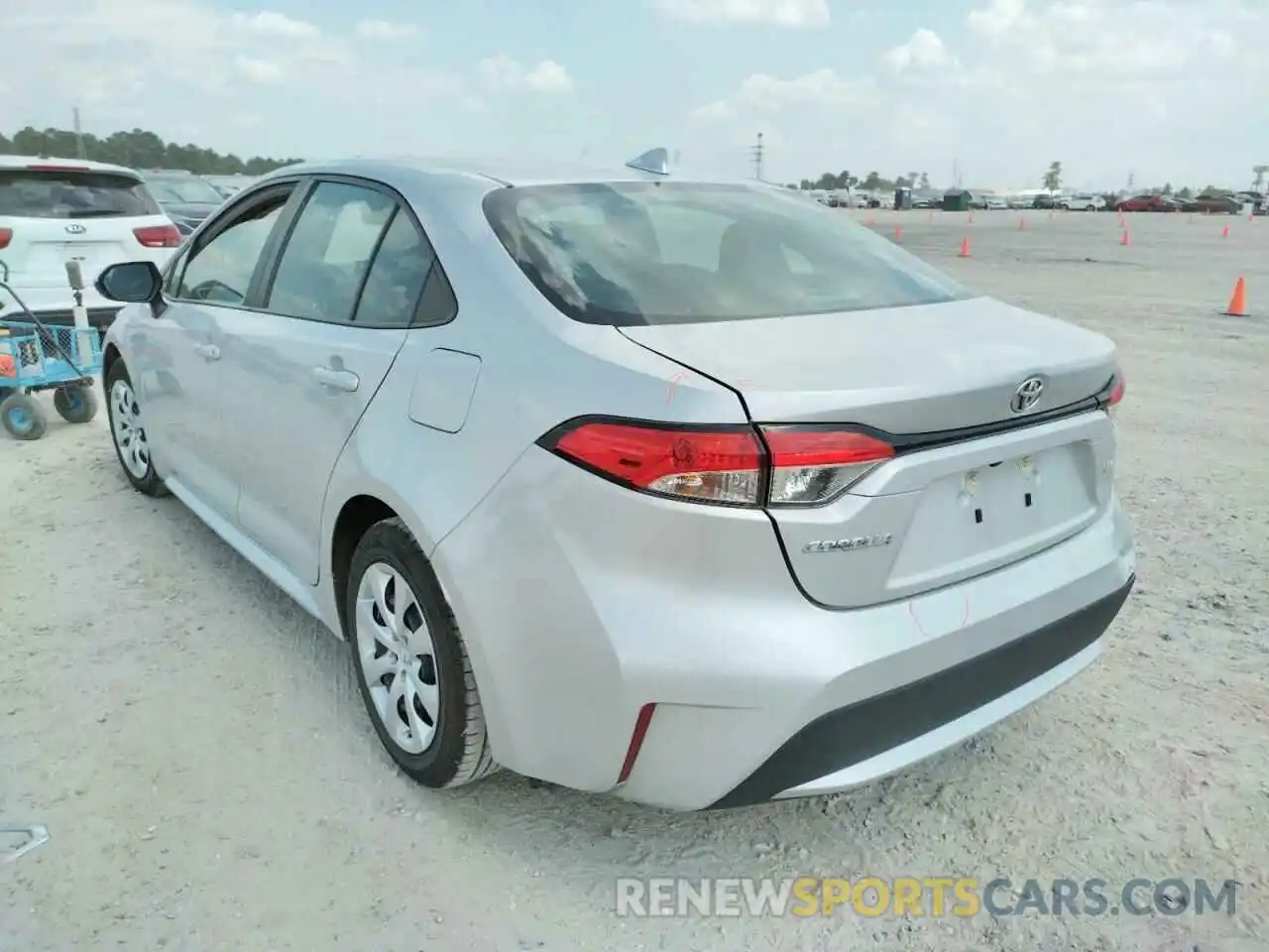 3 Photograph of a damaged car 5YFEPRAE7LP109260 TOYOTA COROLLA 2020