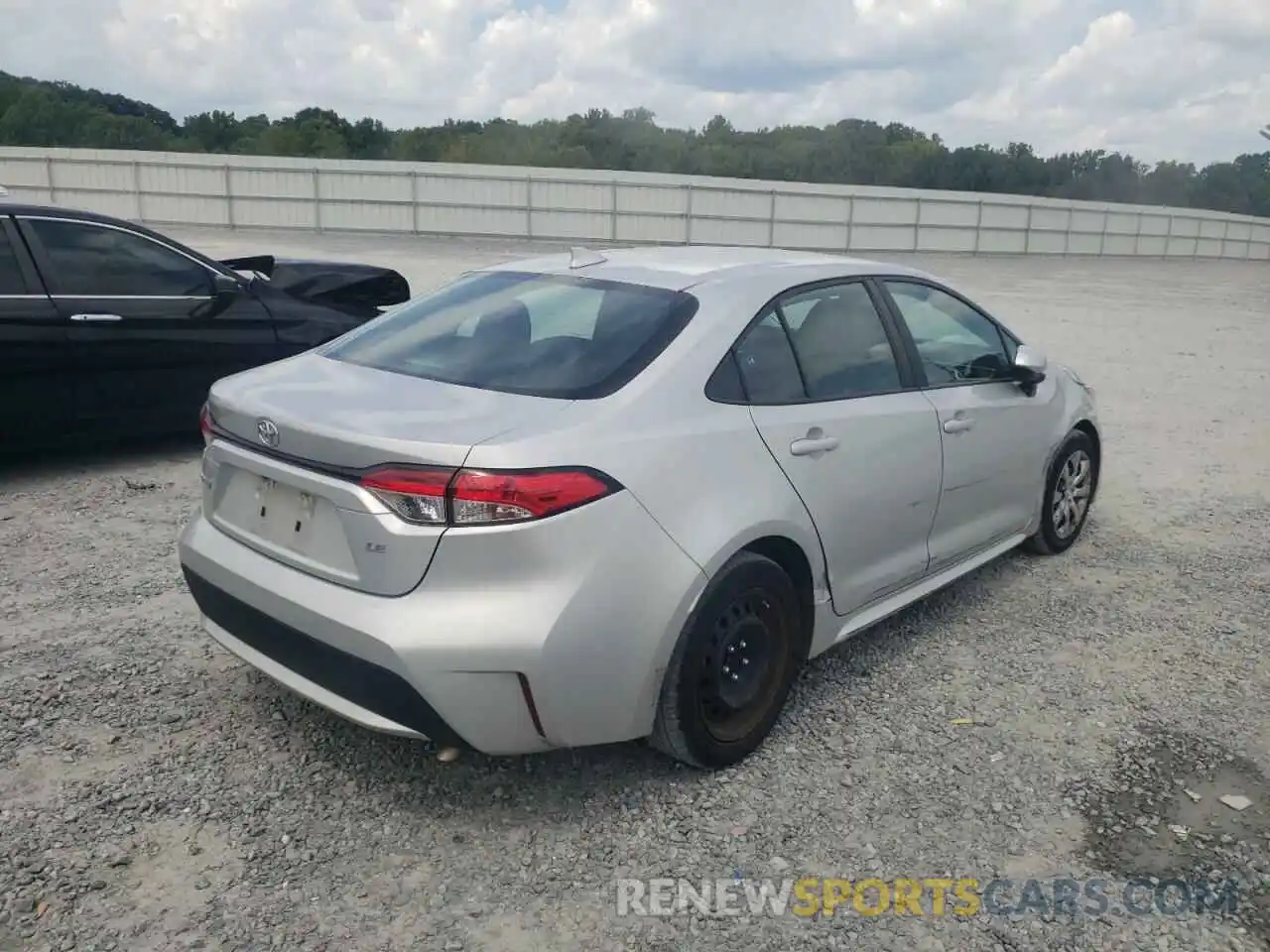 4 Photograph of a damaged car 5YFEPRAE7LP109761 TOYOTA COROLLA 2020