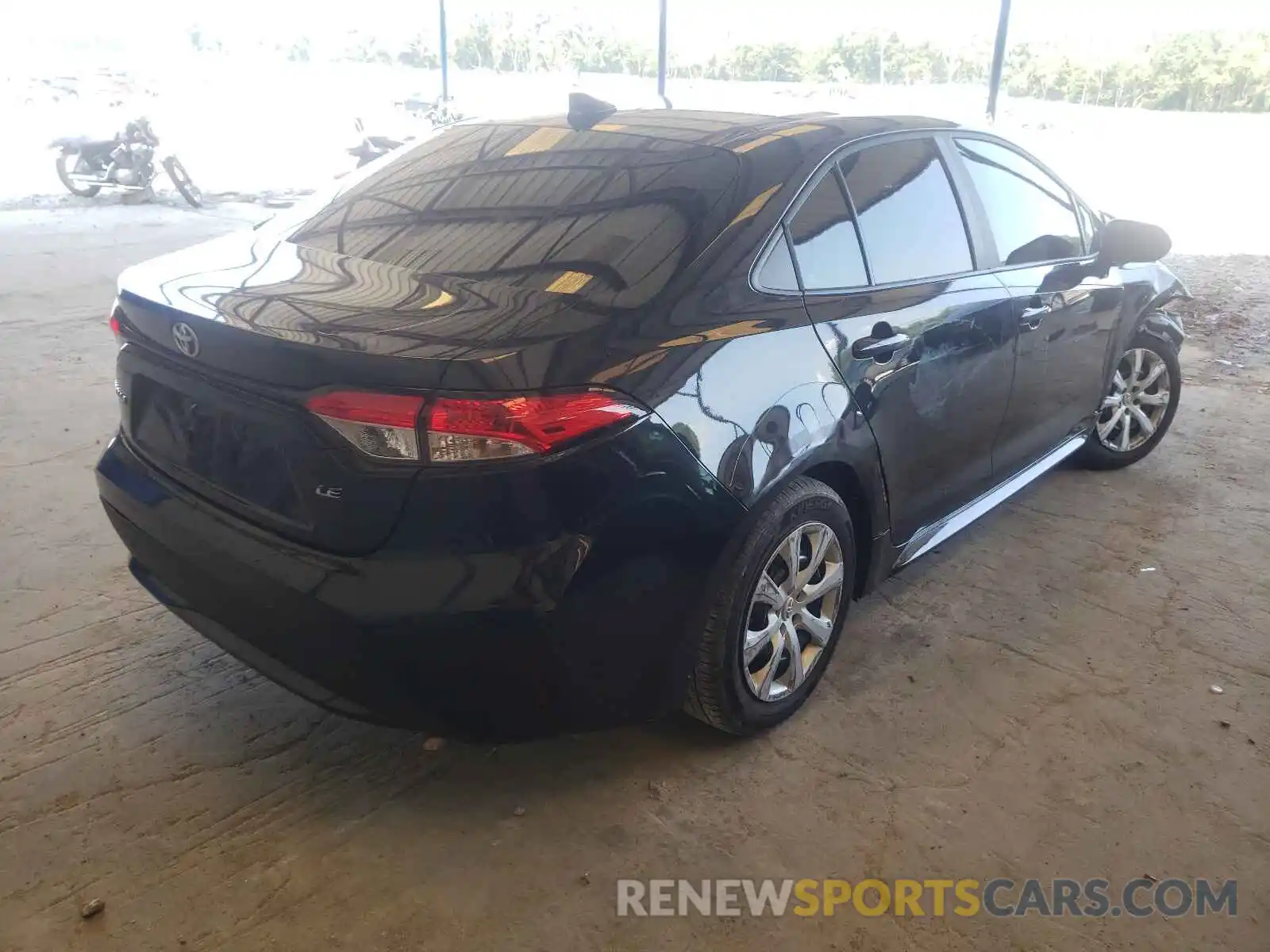 4 Photograph of a damaged car 5YFEPRAE7LP116354 TOYOTA COROLLA 2020