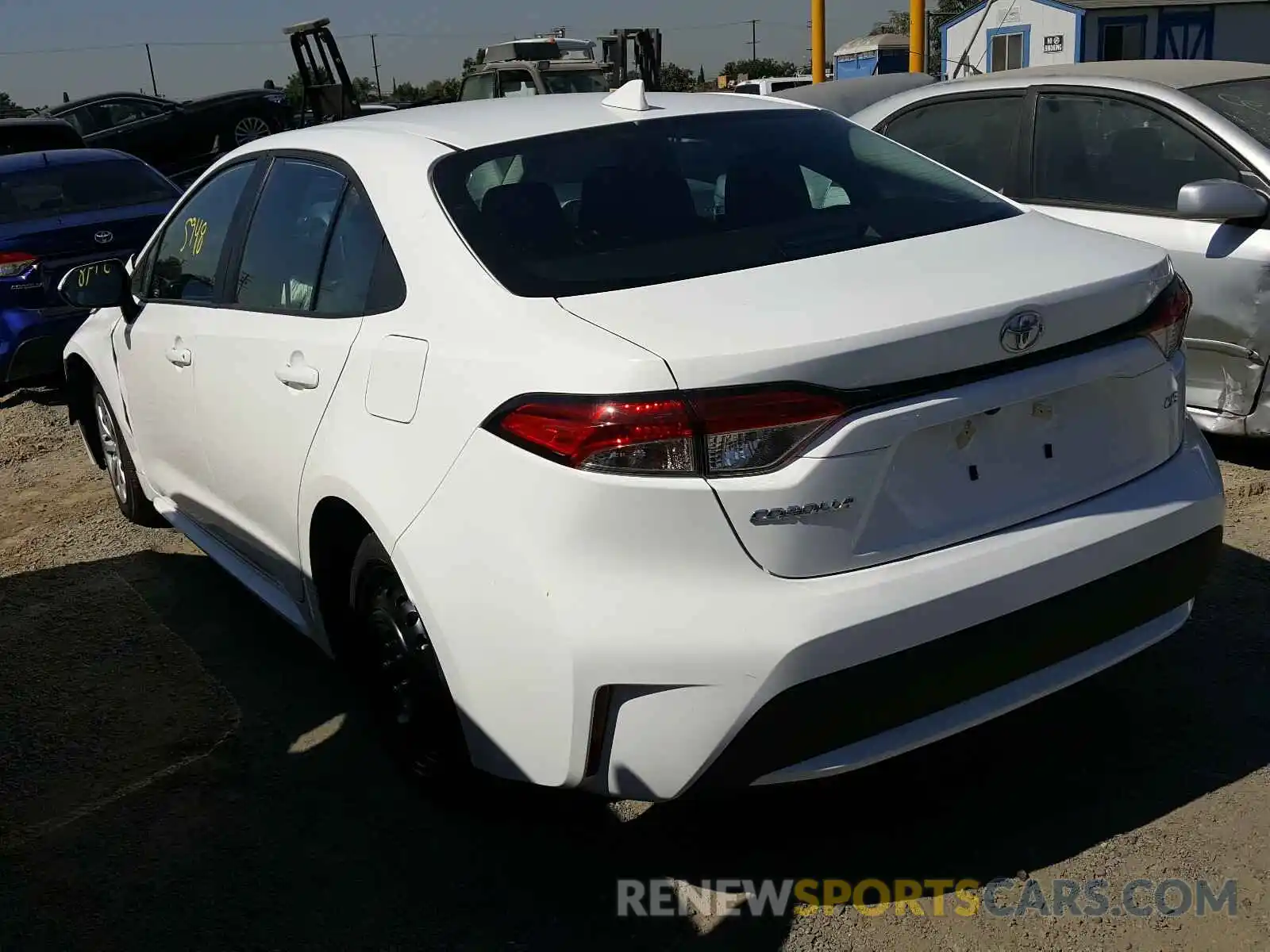 3 Photograph of a damaged car 5YFEPRAE7LP116421 TOYOTA COROLLA 2020