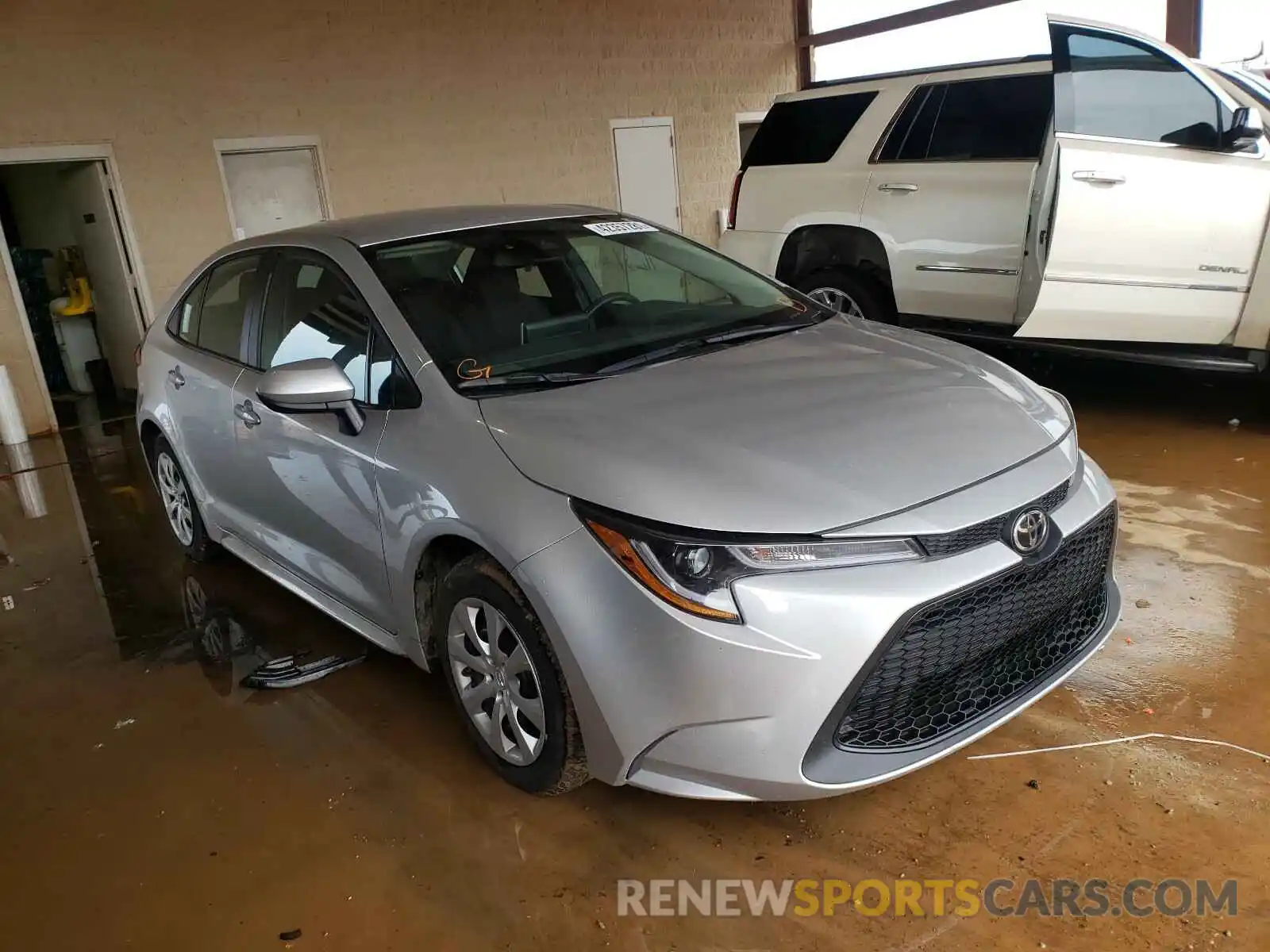 1 Photograph of a damaged car 5YFEPRAE7LP117939 TOYOTA COROLLA 2020