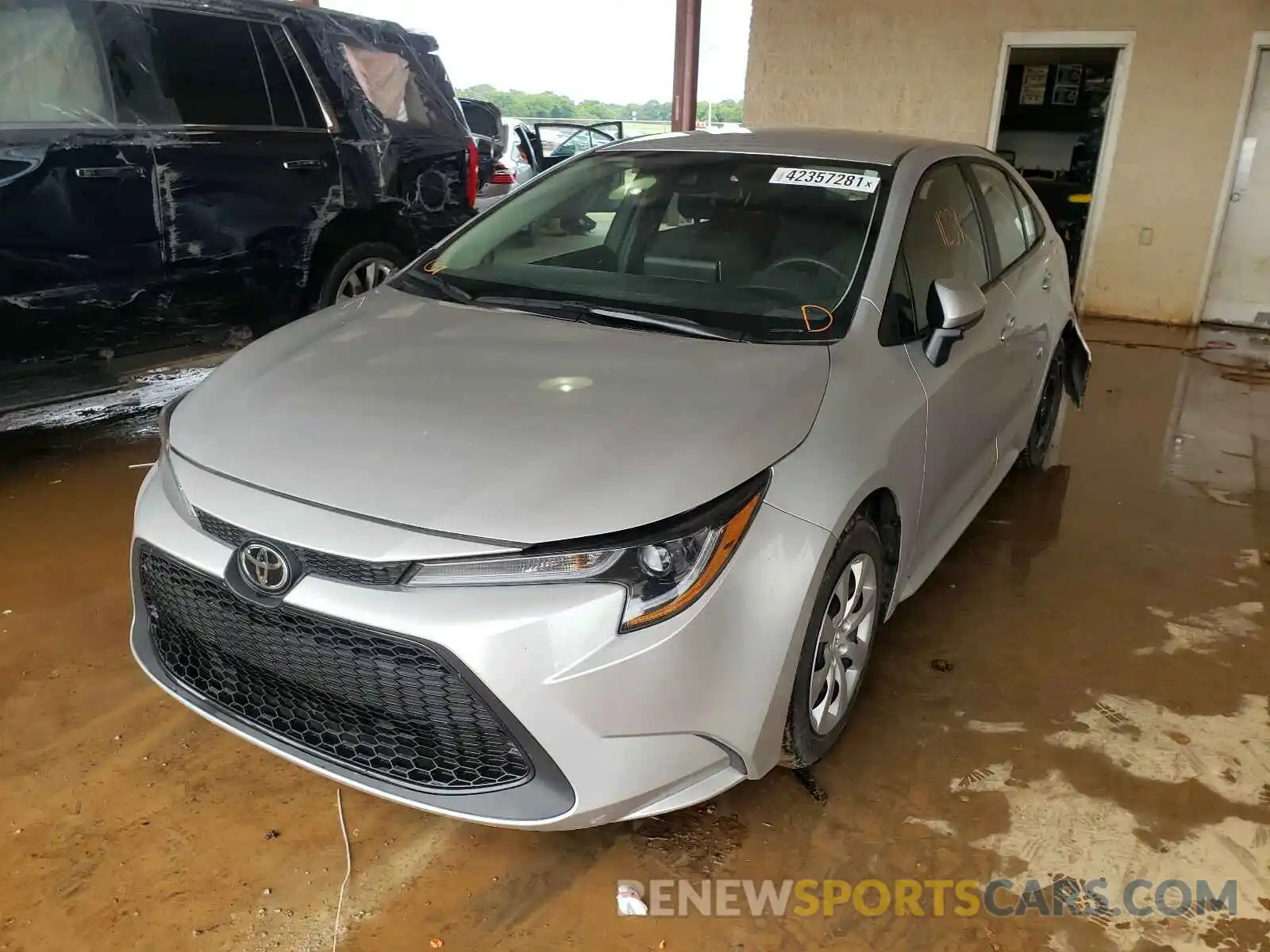 2 Photograph of a damaged car 5YFEPRAE7LP117939 TOYOTA COROLLA 2020