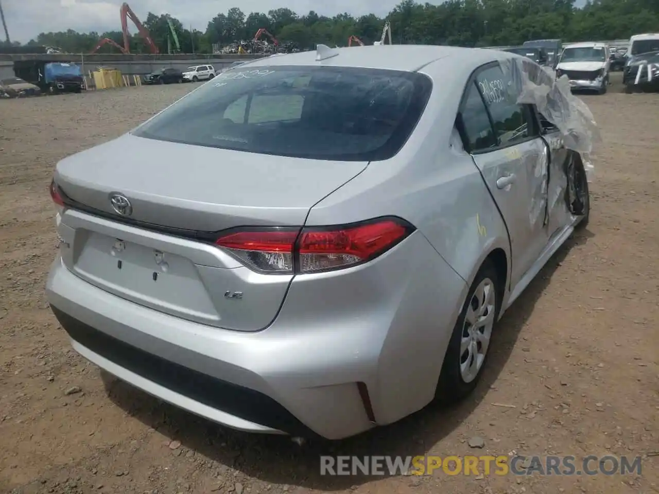 4 Photograph of a damaged car 5YFEPRAE7LP118024 TOYOTA COROLLA 2020