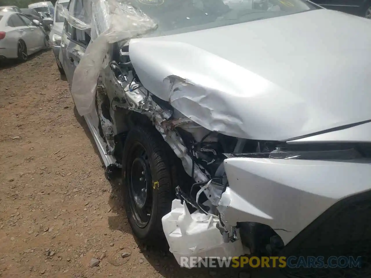 9 Photograph of a damaged car 5YFEPRAE7LP118024 TOYOTA COROLLA 2020