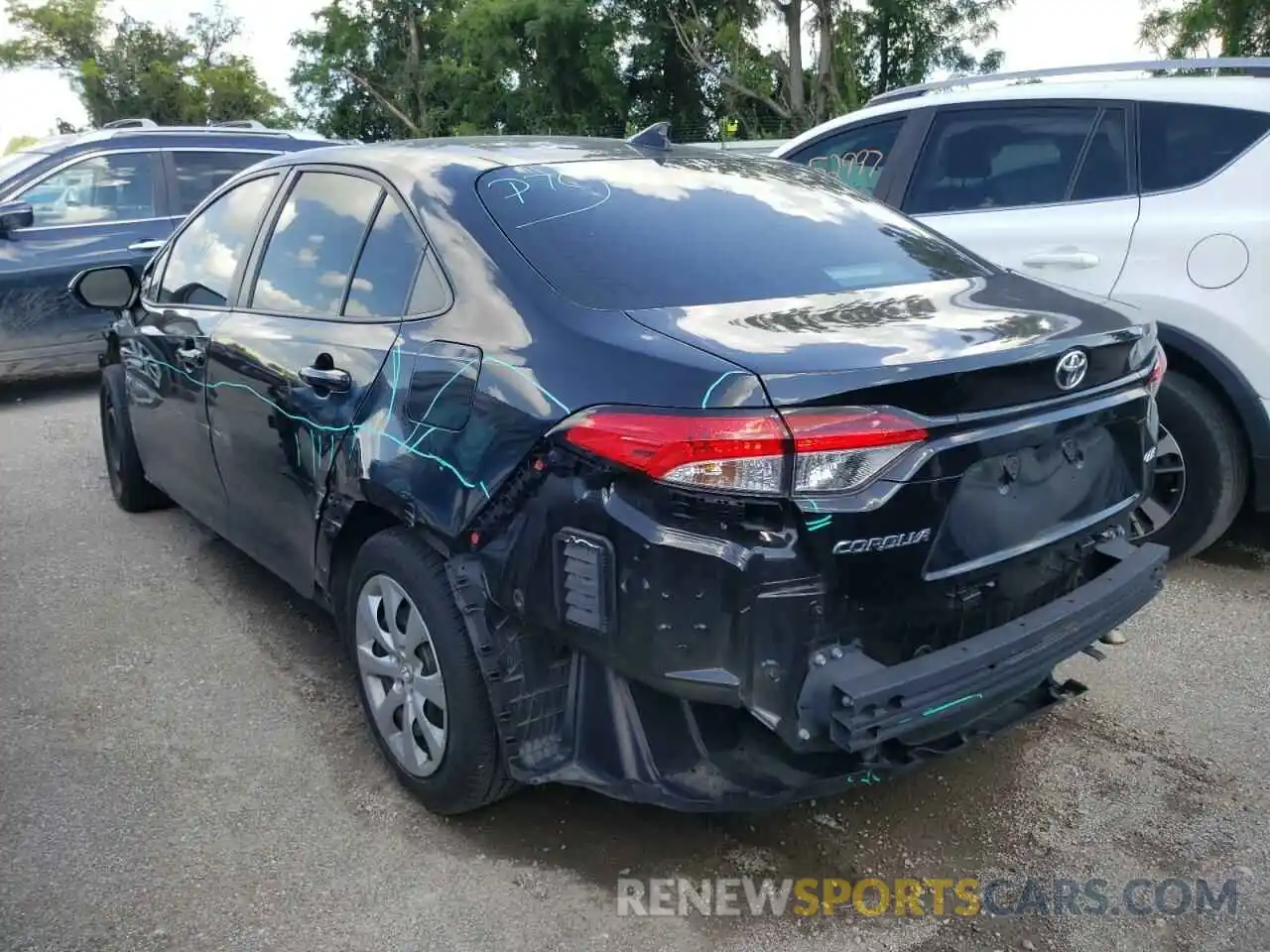 3 Photograph of a damaged car 5YFEPRAE7LP120646 TOYOTA COROLLA 2020