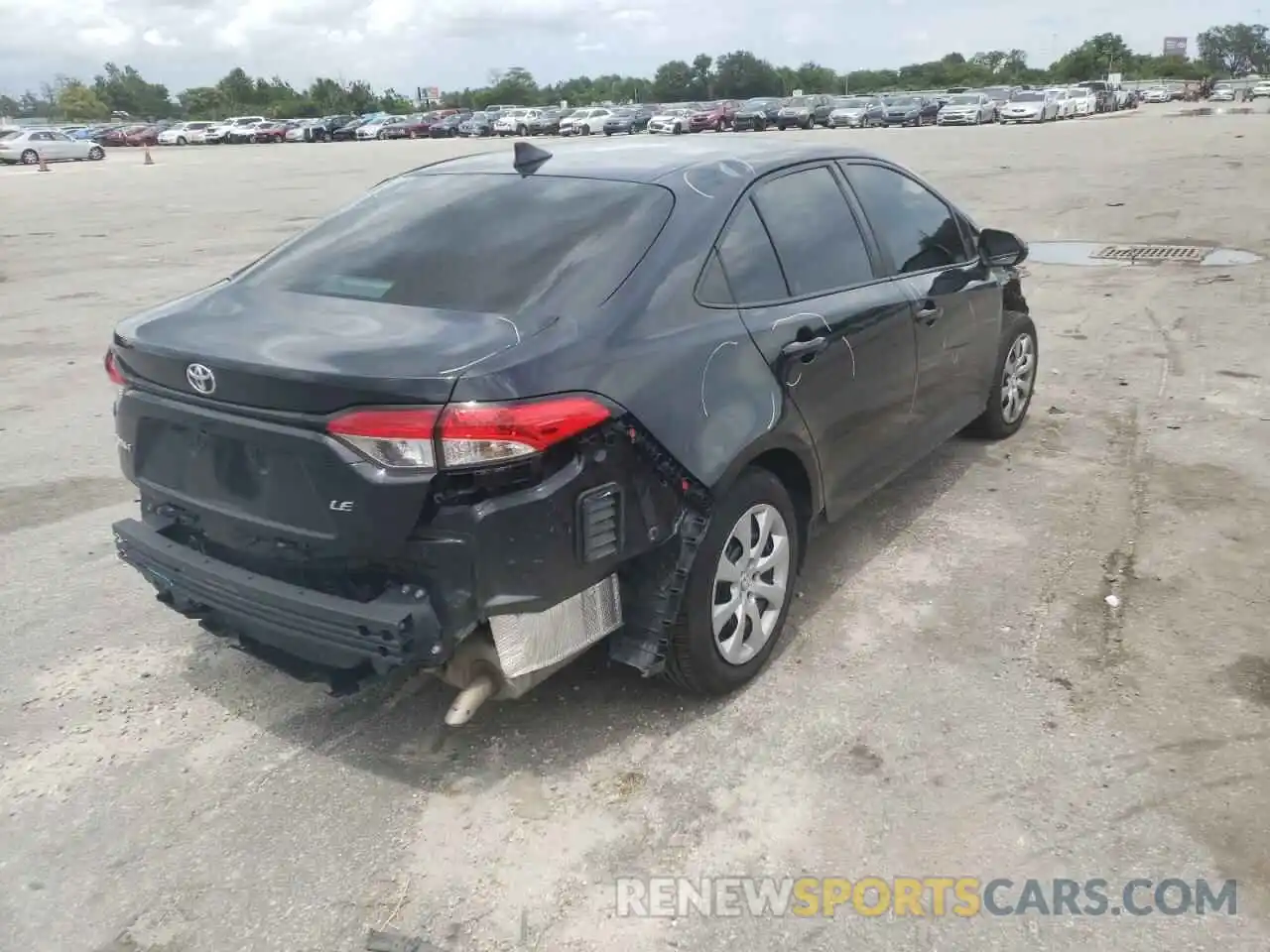 4 Photograph of a damaged car 5YFEPRAE7LP120646 TOYOTA COROLLA 2020