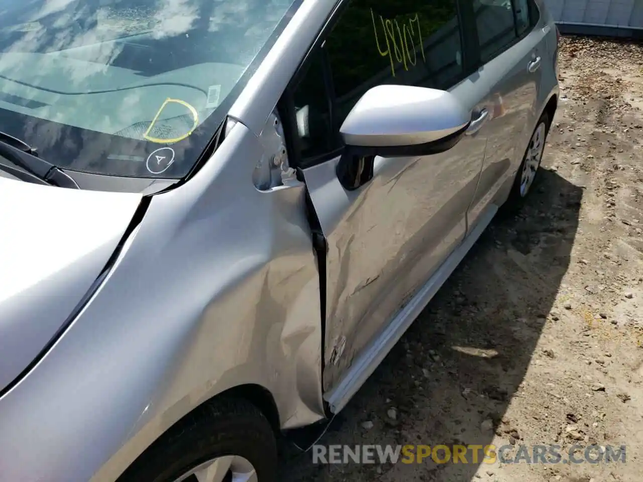 9 Photograph of a damaged car 5YFEPRAE7LP121005 TOYOTA COROLLA 2020