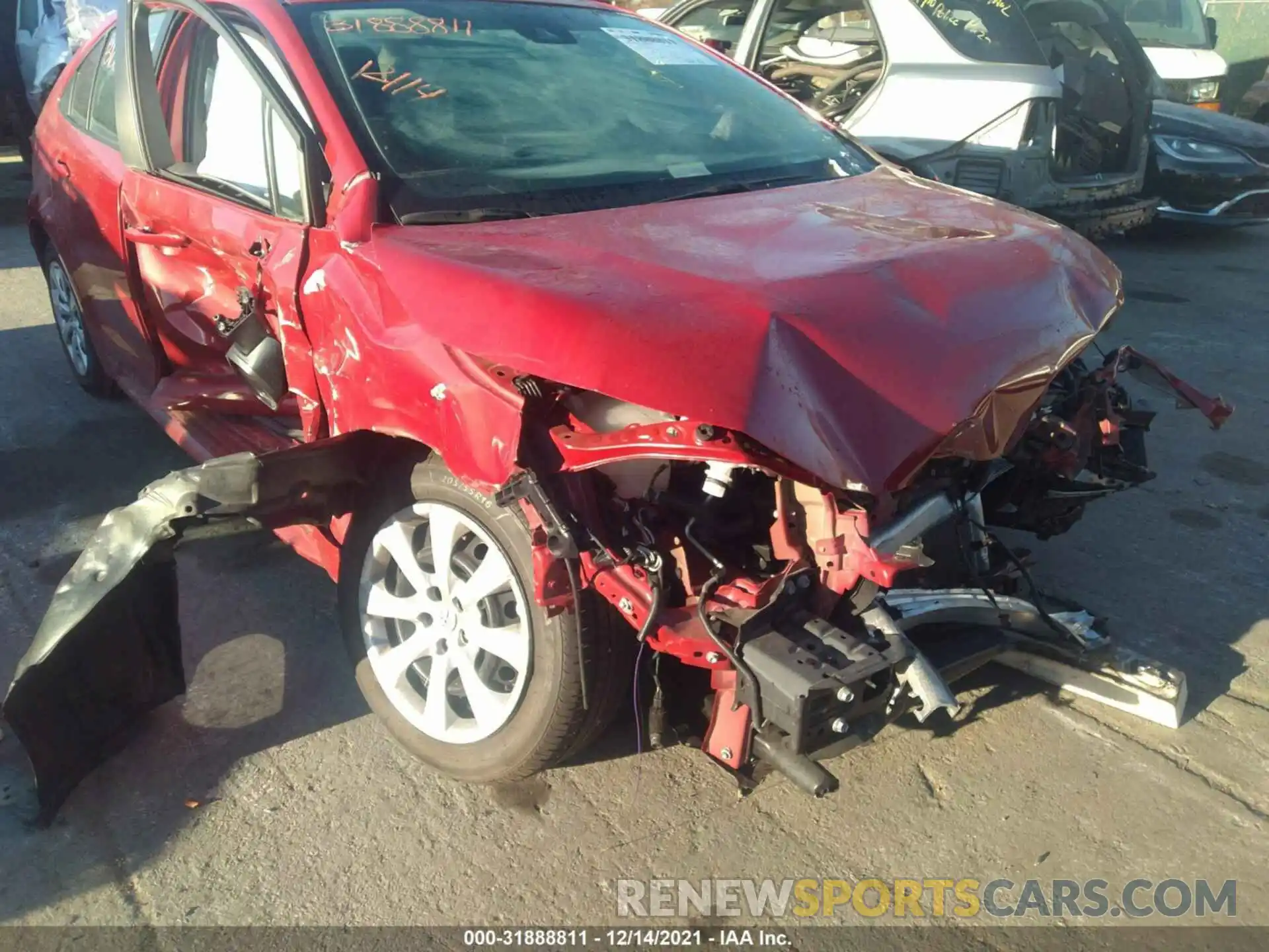 6 Photograph of a damaged car 5YFEPRAE7LP125376 TOYOTA COROLLA 2020