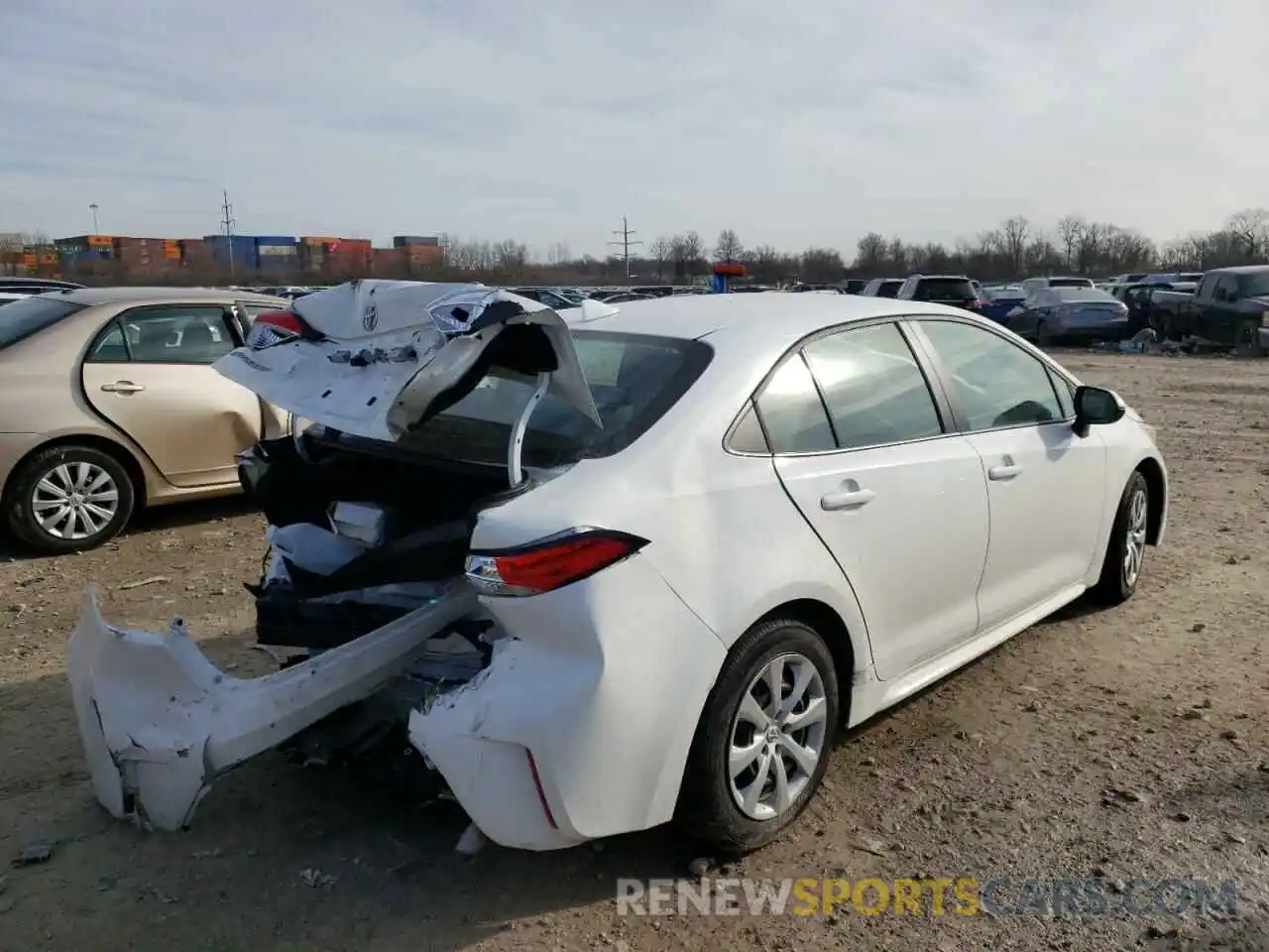 4 Photograph of a damaged car 5YFEPRAE7LP125412 TOYOTA COROLLA 2020