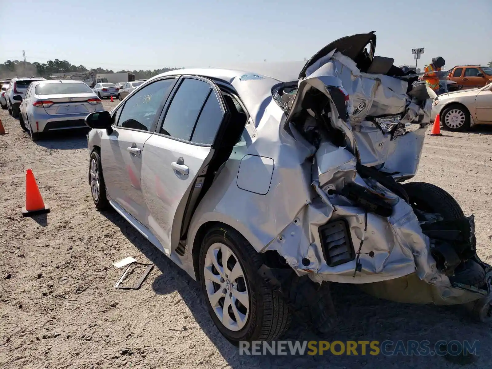 3 Photograph of a damaged car 5YFEPRAE7LP126916 TOYOTA COROLLA 2020