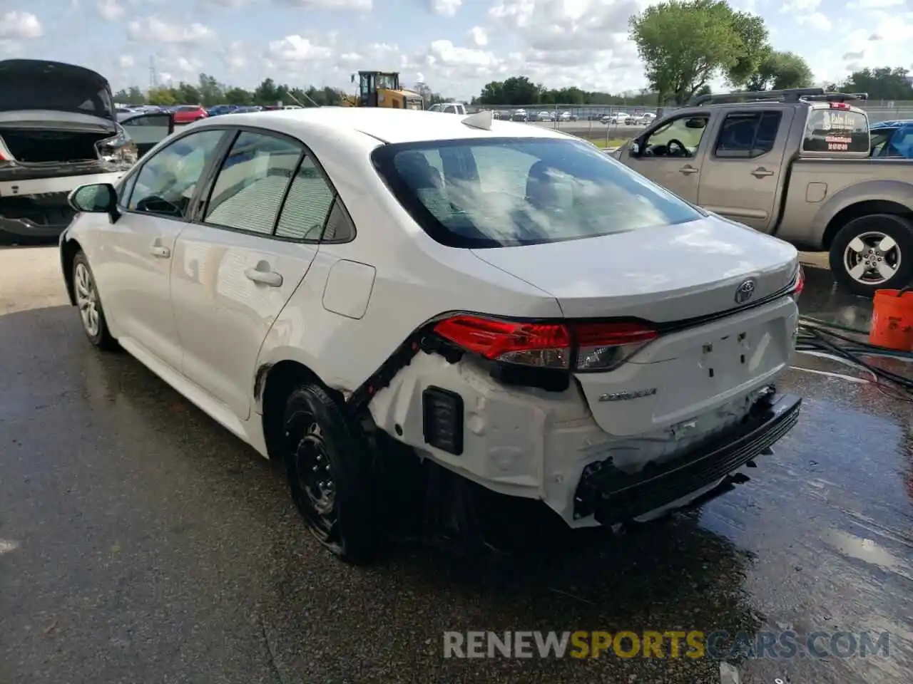 3 Photograph of a damaged car 5YFEPRAE7LP127600 TOYOTA COROLLA 2020