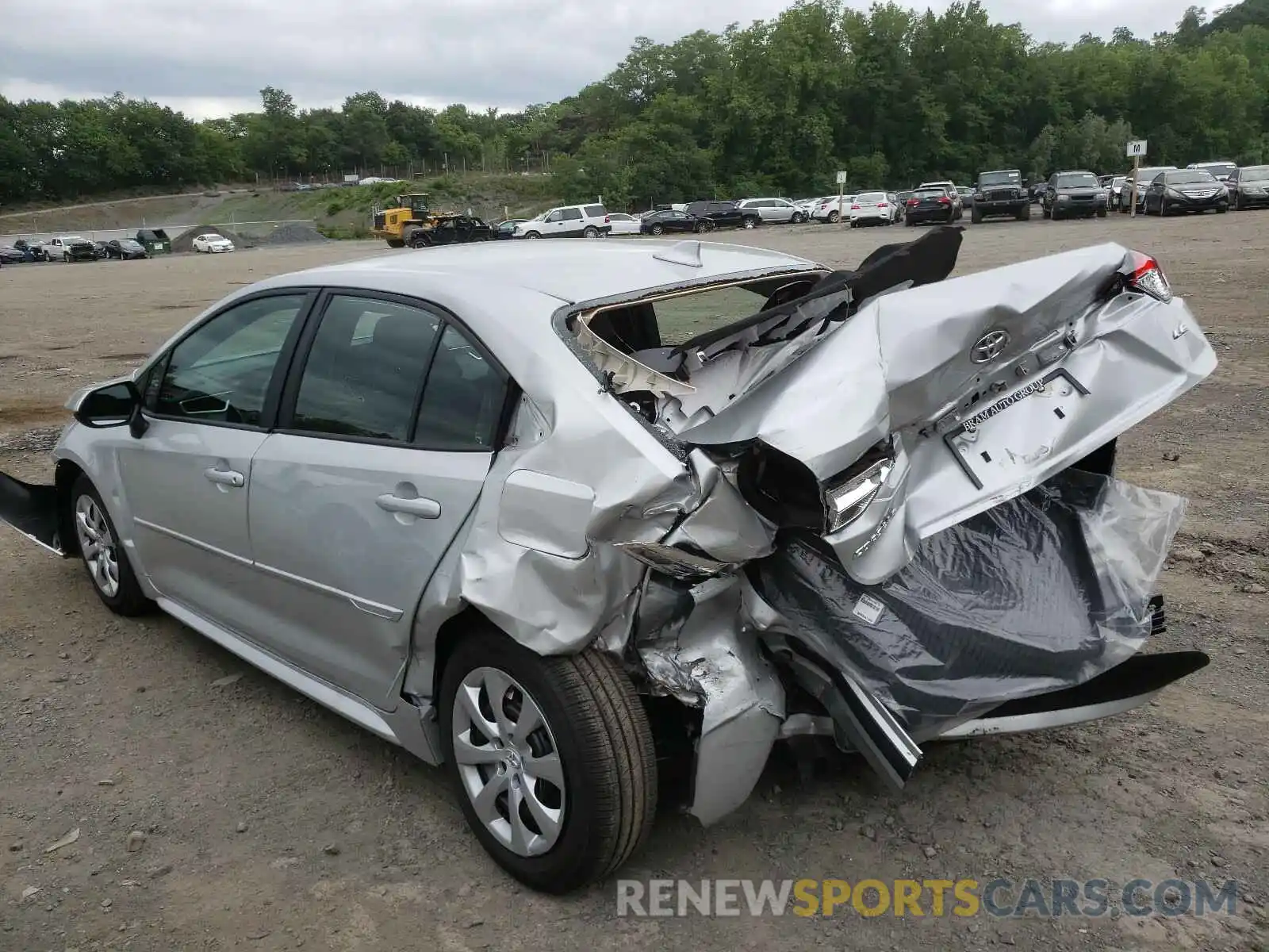 3 Photograph of a damaged car 5YFEPRAE7LP127712 TOYOTA COROLLA 2020