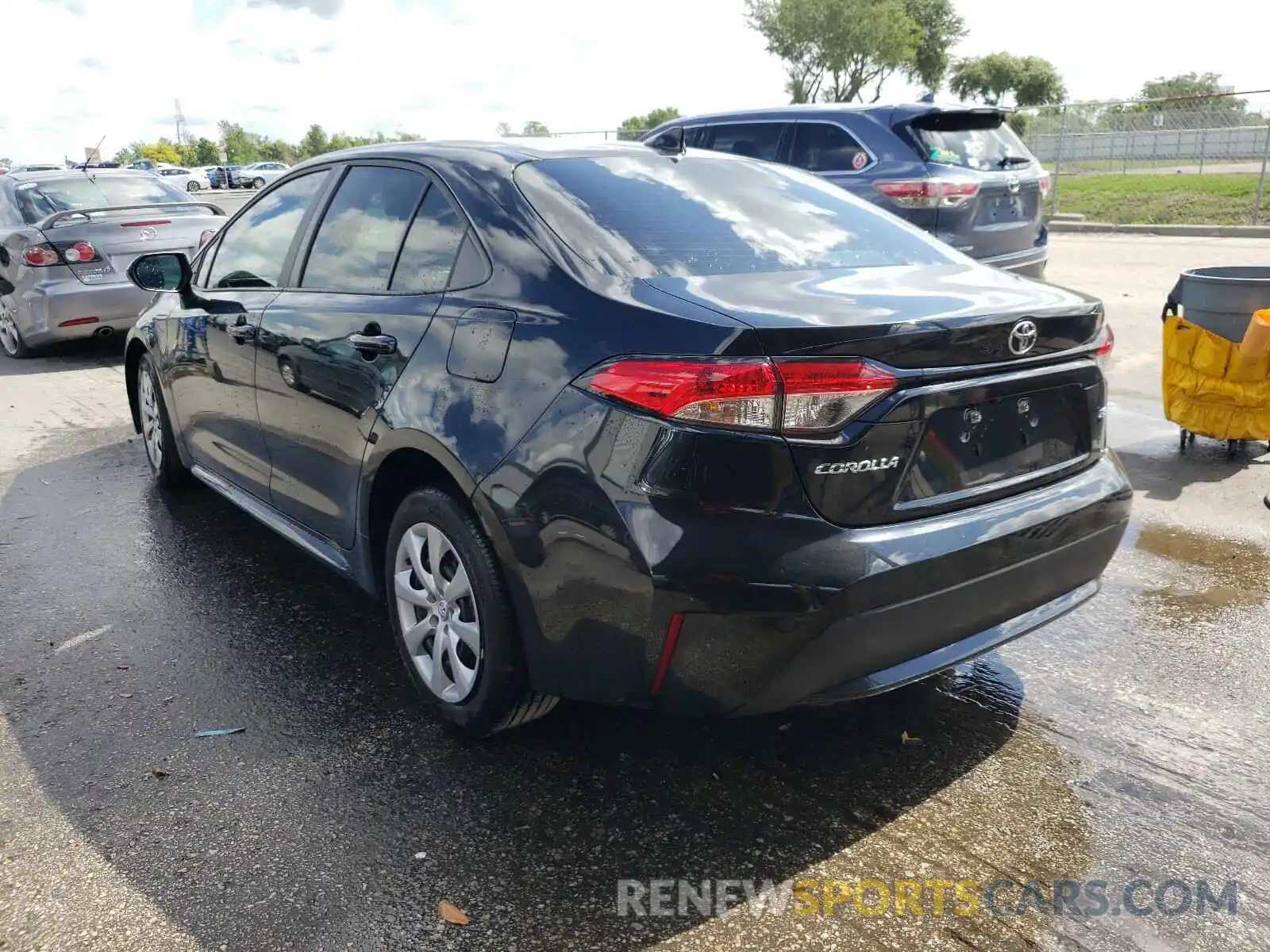 3 Photograph of a damaged car 5YFEPRAE7LP128519 TOYOTA COROLLA 2020