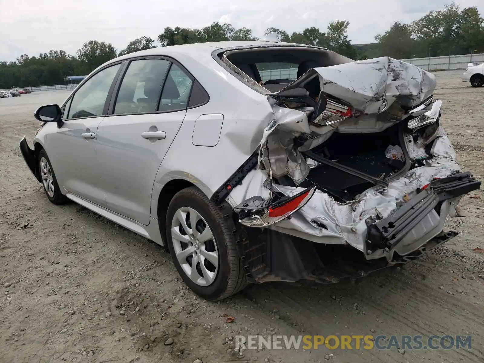 3 Photograph of a damaged car 5YFEPRAE7LP131825 TOYOTA COROLLA 2020