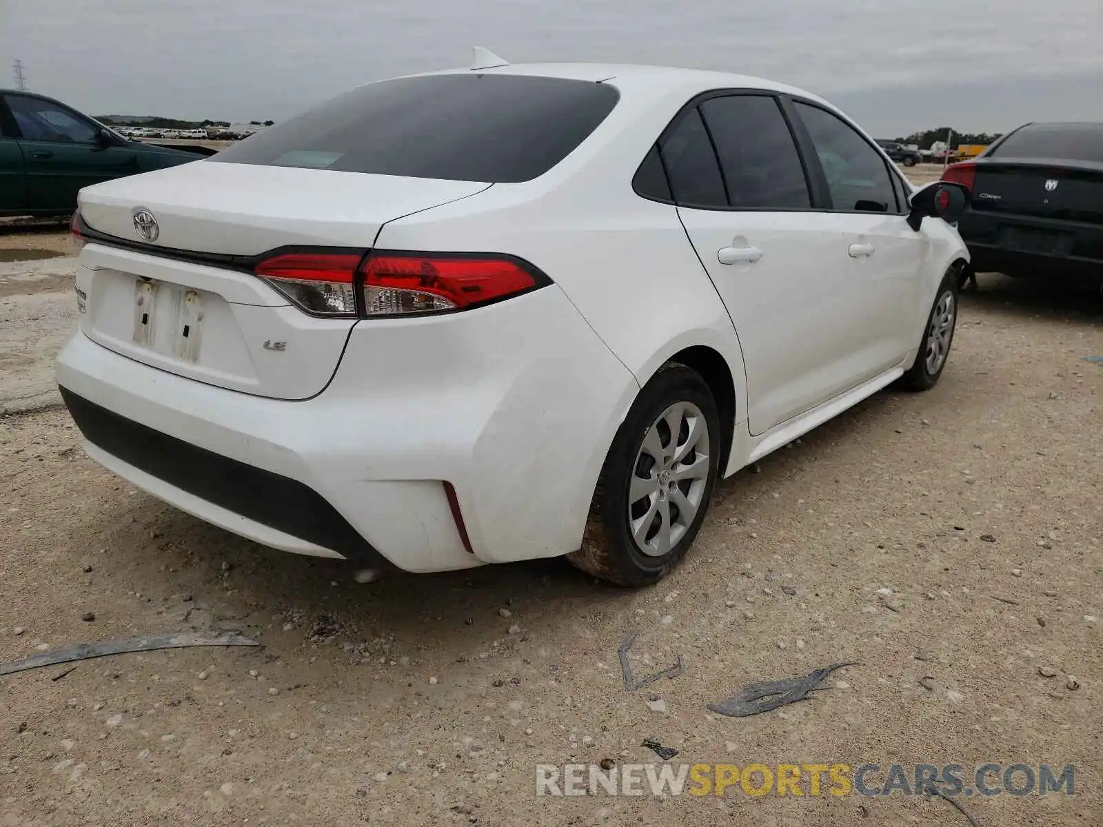 4 Photograph of a damaged car 5YFEPRAE7LP134904 TOYOTA COROLLA 2020