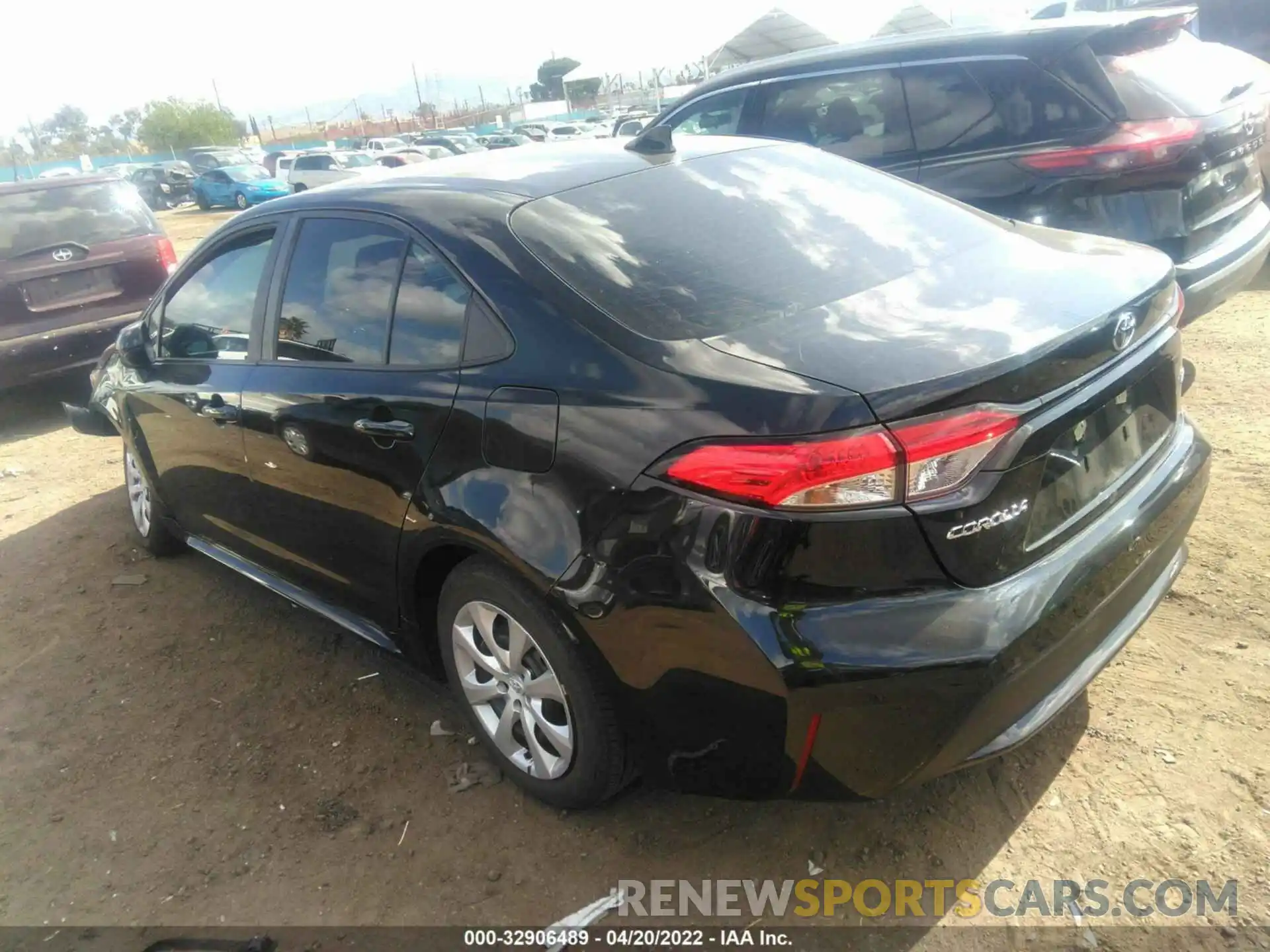 3 Photograph of a damaged car 5YFEPRAE7LP139830 TOYOTA COROLLA 2020